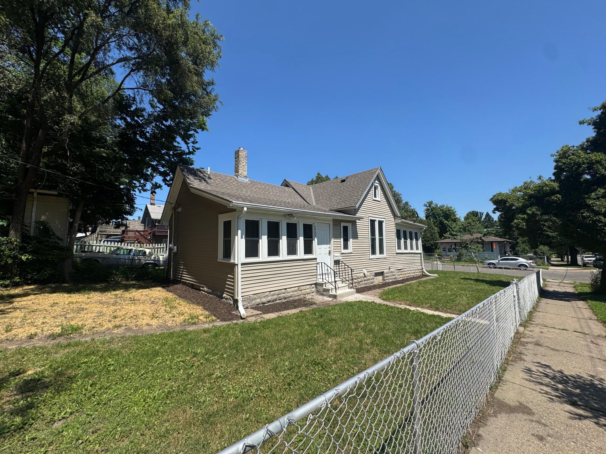 View of Residential at 989 Marion Street, Saint Paul MN 55117, Saint Paul (2 of 10) - Mike Wilen | Minnesota Team Real Estate
