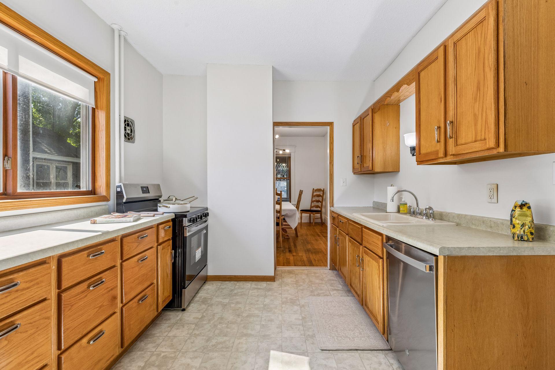 View of Residential at 1817 Dayton Avenue, Saint Paul MN 55104, Saint Paul (14 of 51) - Mike Wilen | Minnesota Team Real Estate
