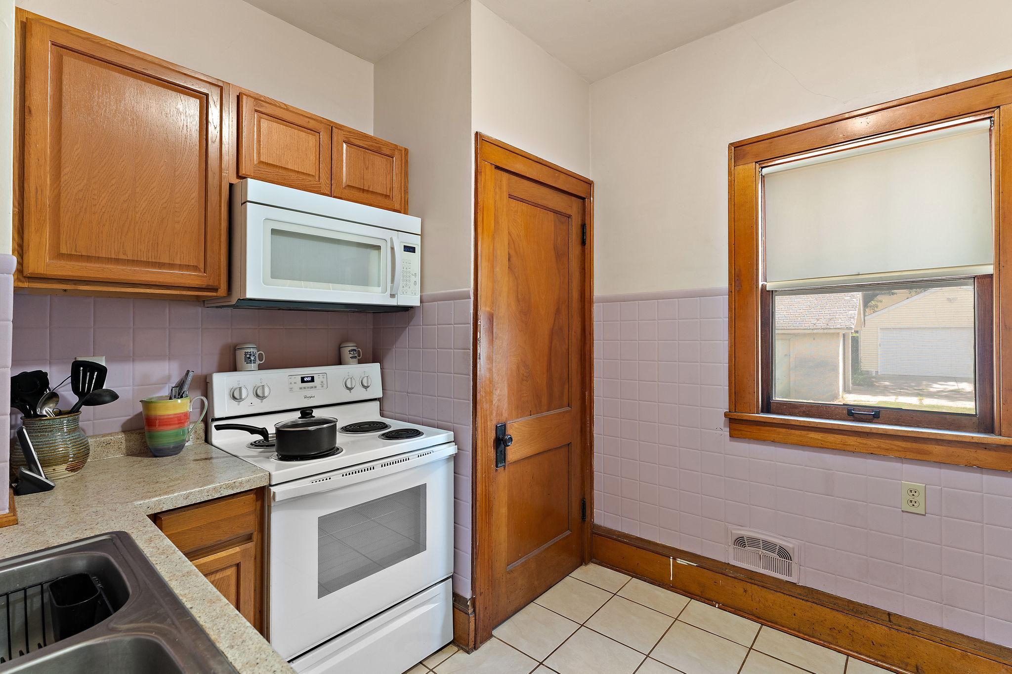 View of Residential at 3010 James Avenue, Minneapolis MN 55411, Minneapolis (7 of 25) - Mike Wilen | Minnesota Team Real Estate