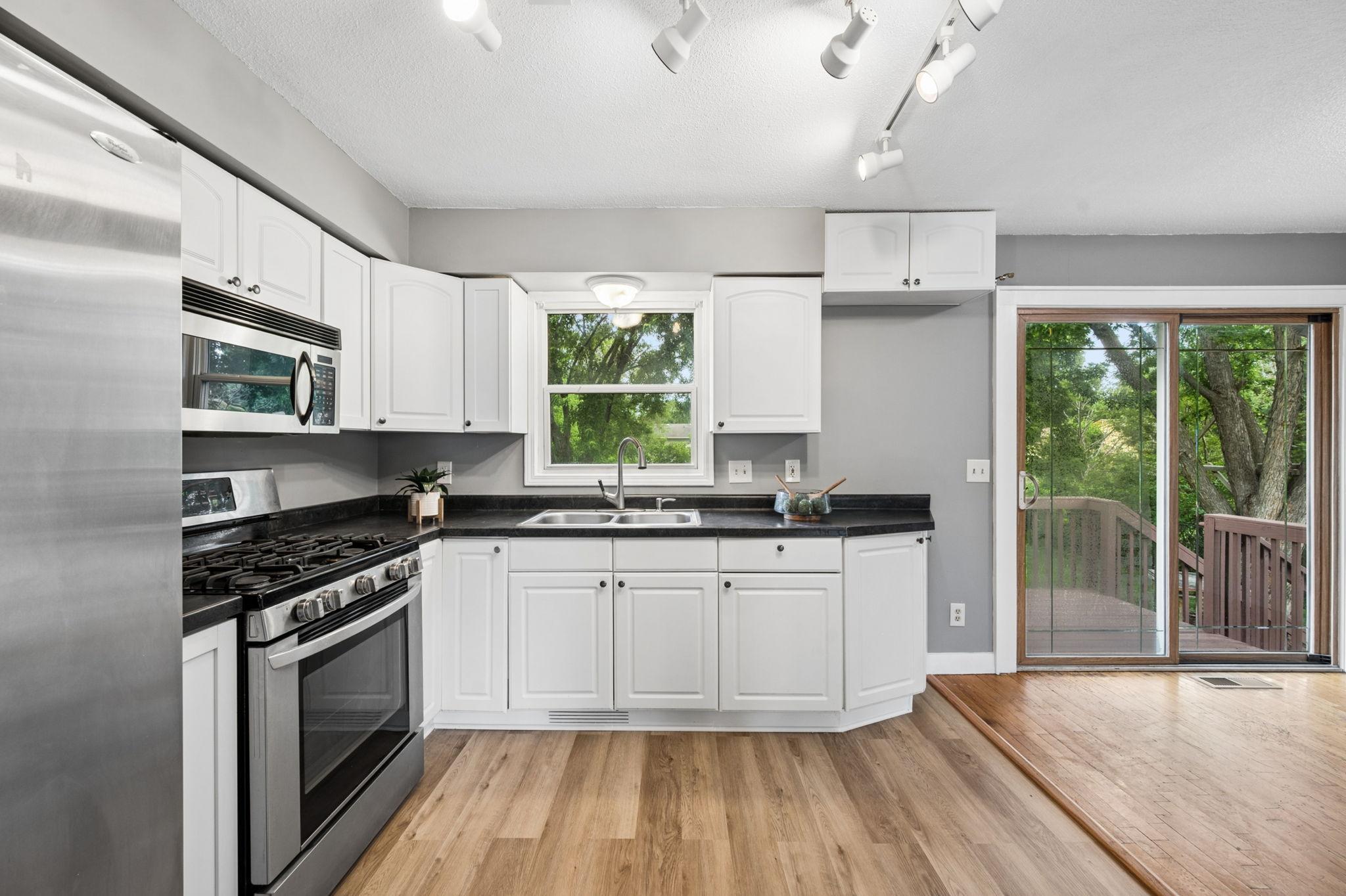 View of Residential at 1613 Lyn Curve Avenue, Minneapolis MN 55411, Minneapolis (14 of 27) - Mike Wilen | Minnesota Team Real Estate