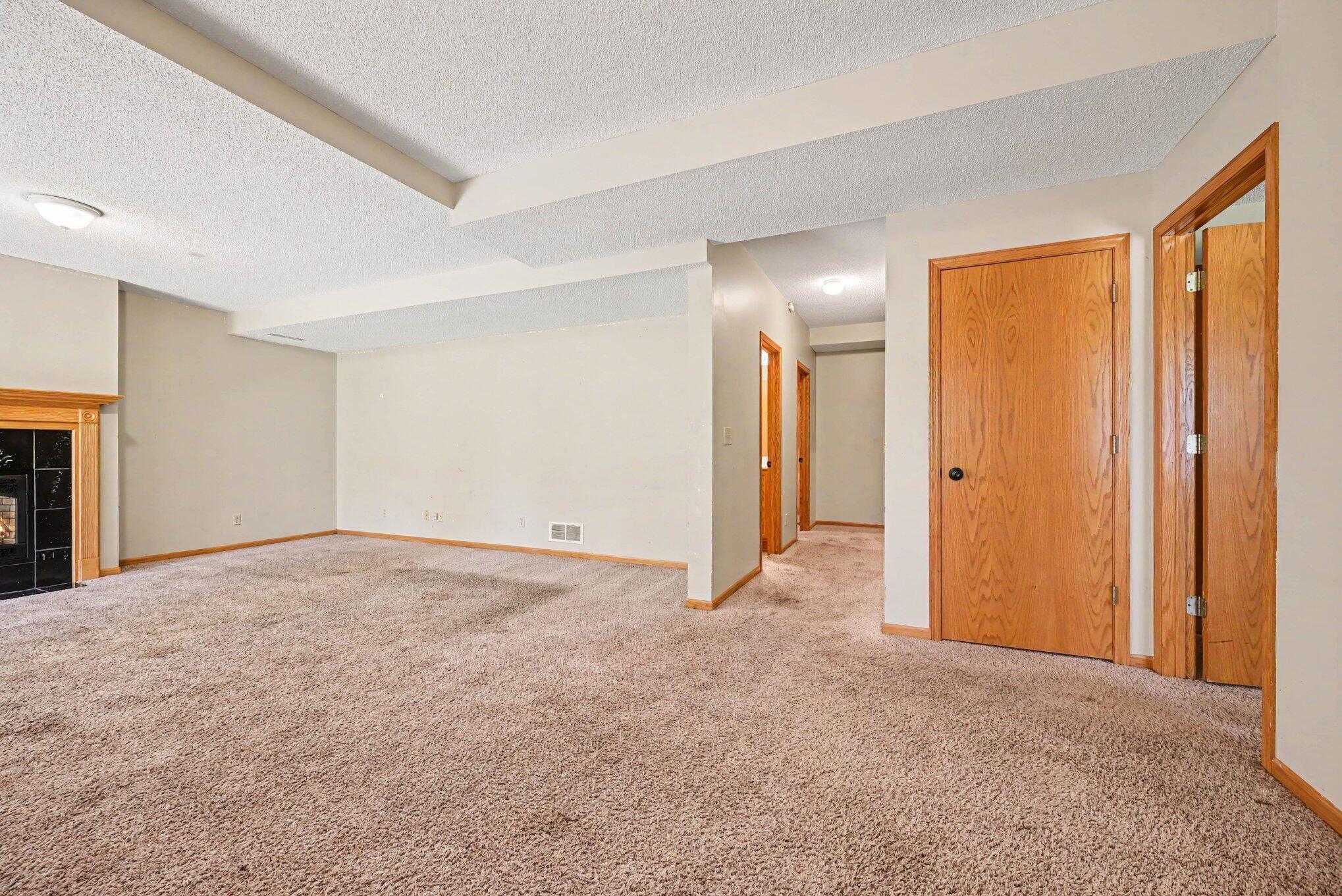 View of Residential at 3850 Jamestown Curve, Woodbury MN 55129, Woodbury (28 of 35) - Mike Wilen | Minnesota Team Real Estate