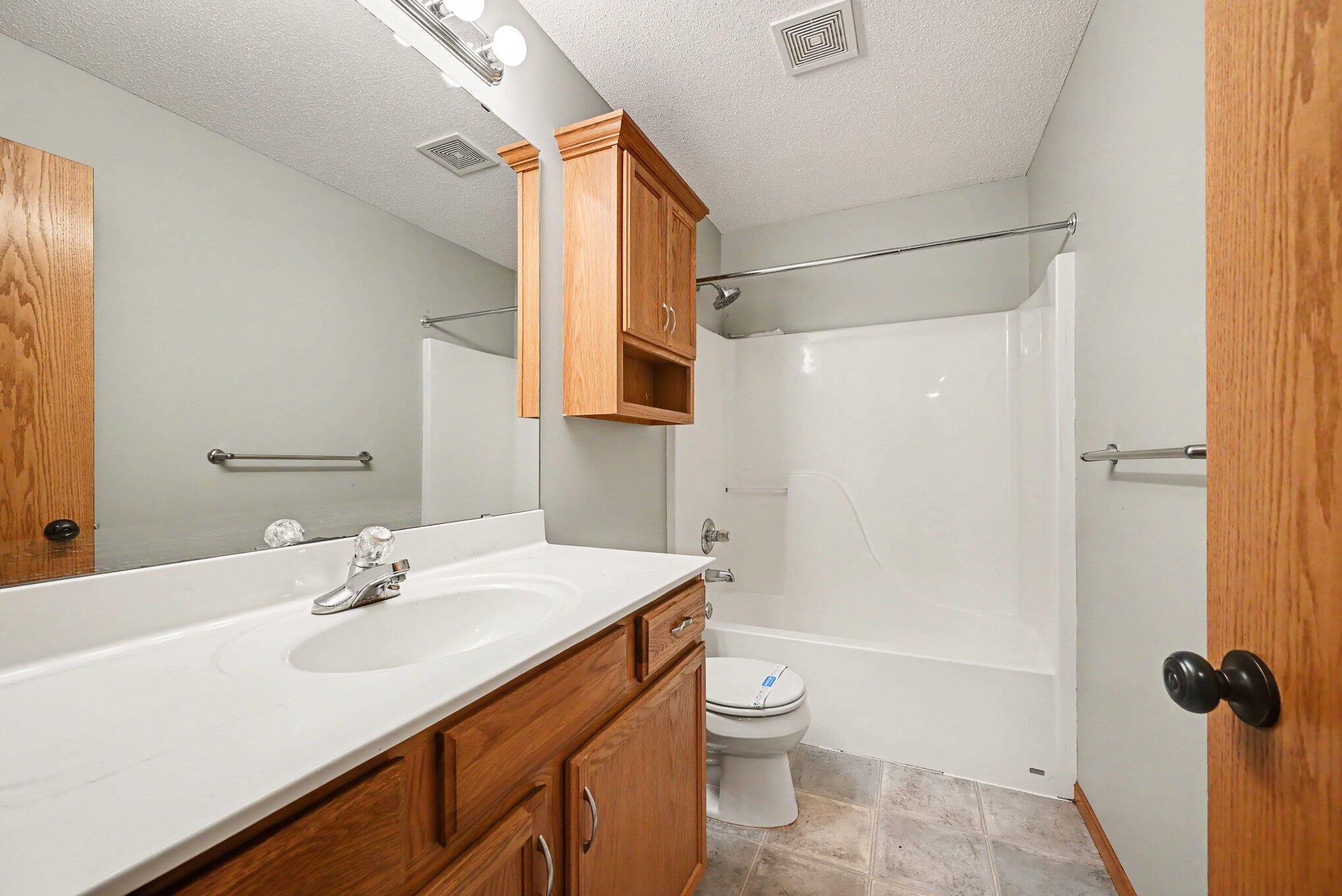 View of Residential at 3850 Jamestown Curve, Woodbury MN 55129, Woodbury (22 of 35) - Mike Wilen | Minnesota Team Real Estate