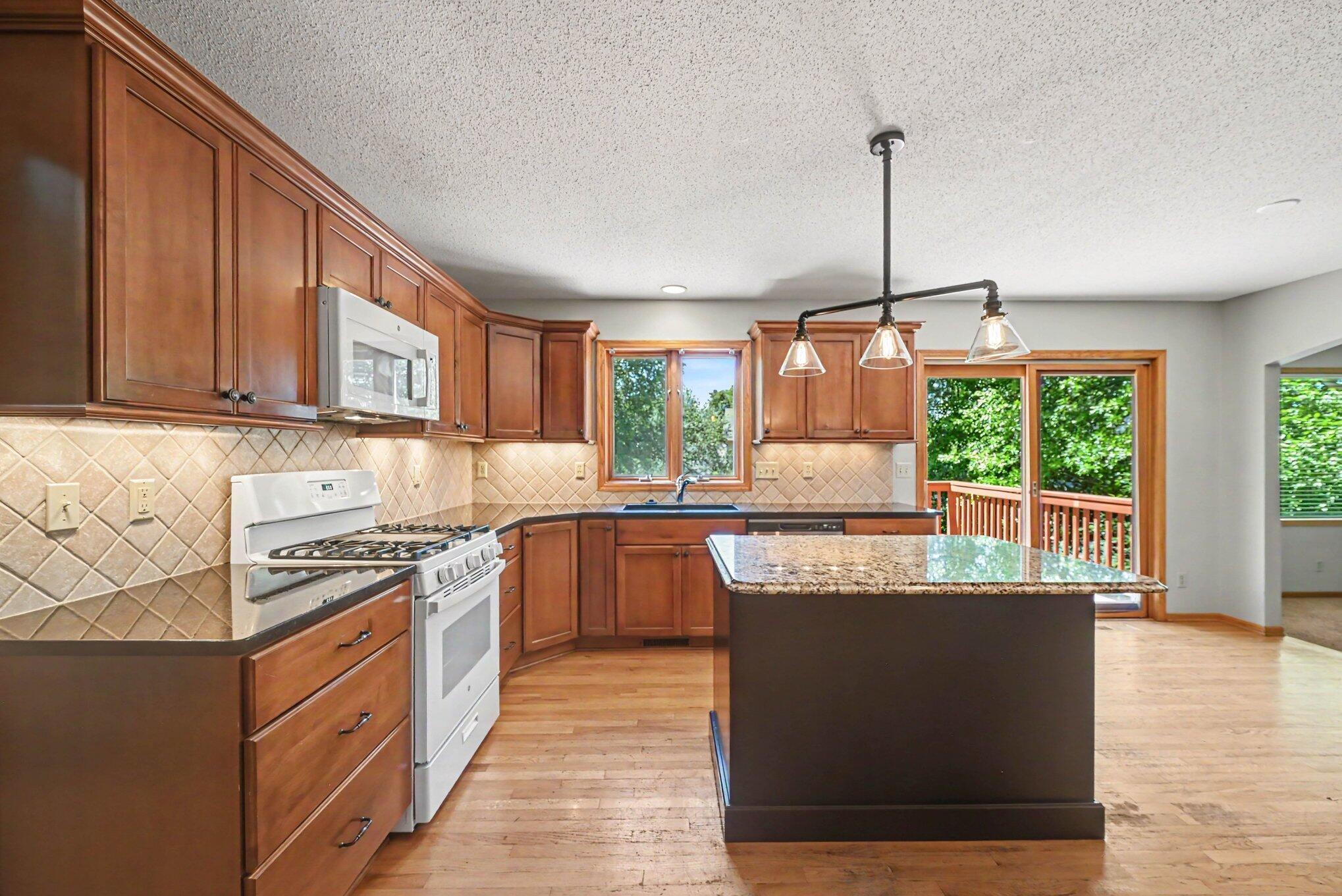 View of Residential at 3850 Jamestown Curve, Woodbury MN 55129, Woodbury (12 of 35) - Mike Wilen | Minnesota Team Real Estate