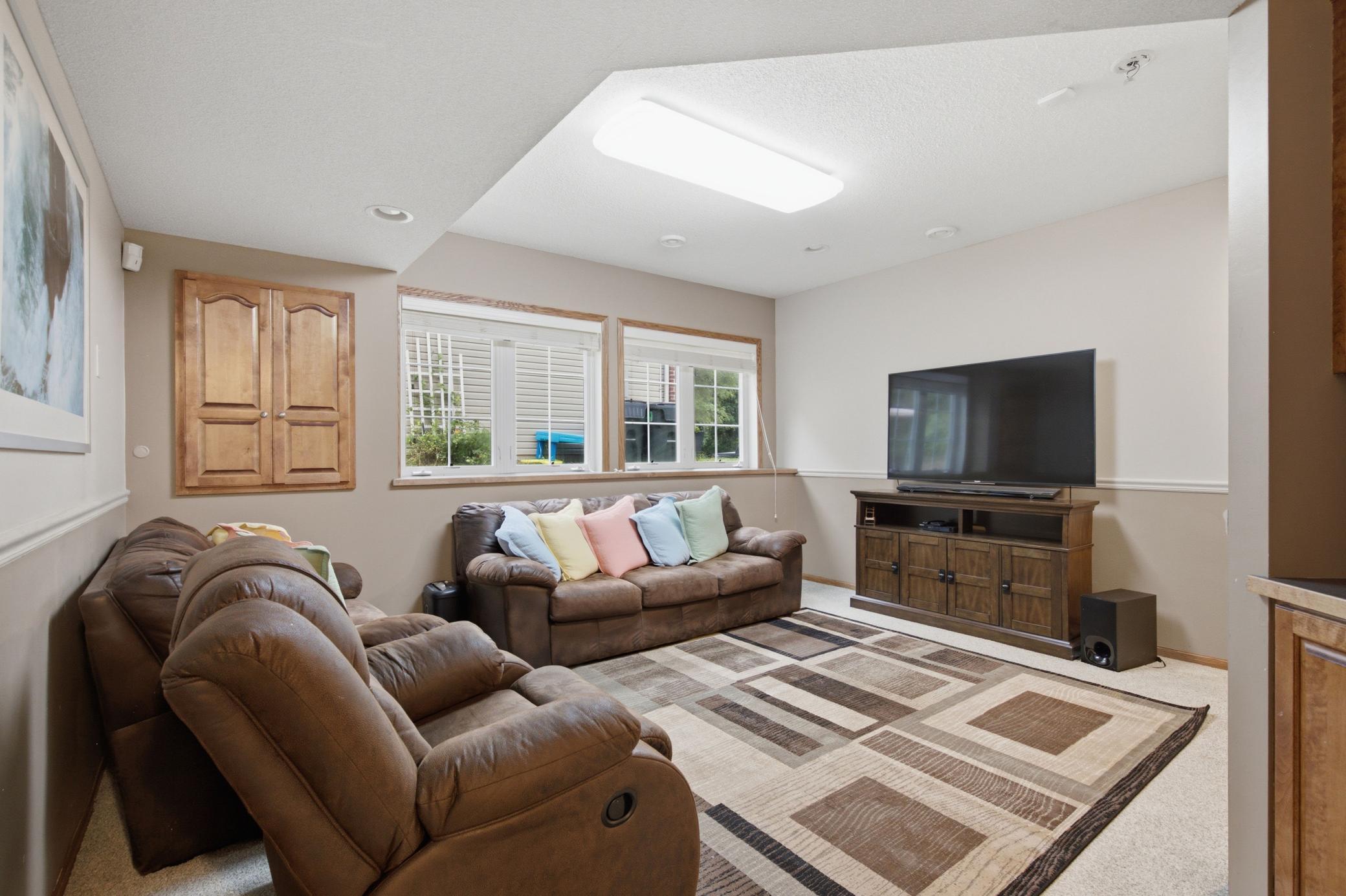 View of Residential at 15016 Viewcrest Lane, Burnsville MN 55306, Burnsville (11 of 68) - Mike Wilen | Minnesota Team Real Estate