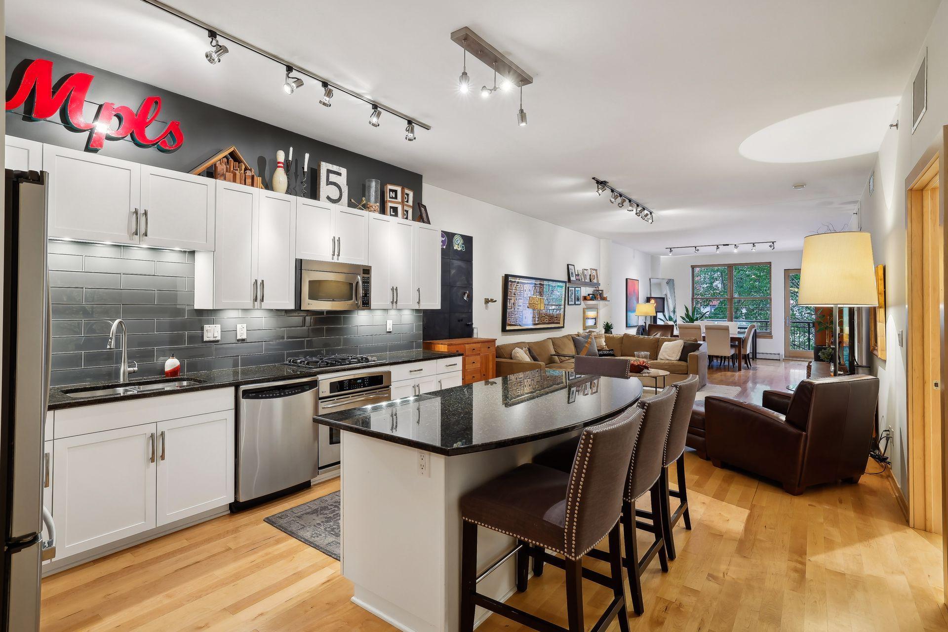 View of Residential at 401 2nd Street #208, Minneapolis MN 55401, Minneapolis (6 of 47) - Mike Wilen | Minnesota Team Real Estate