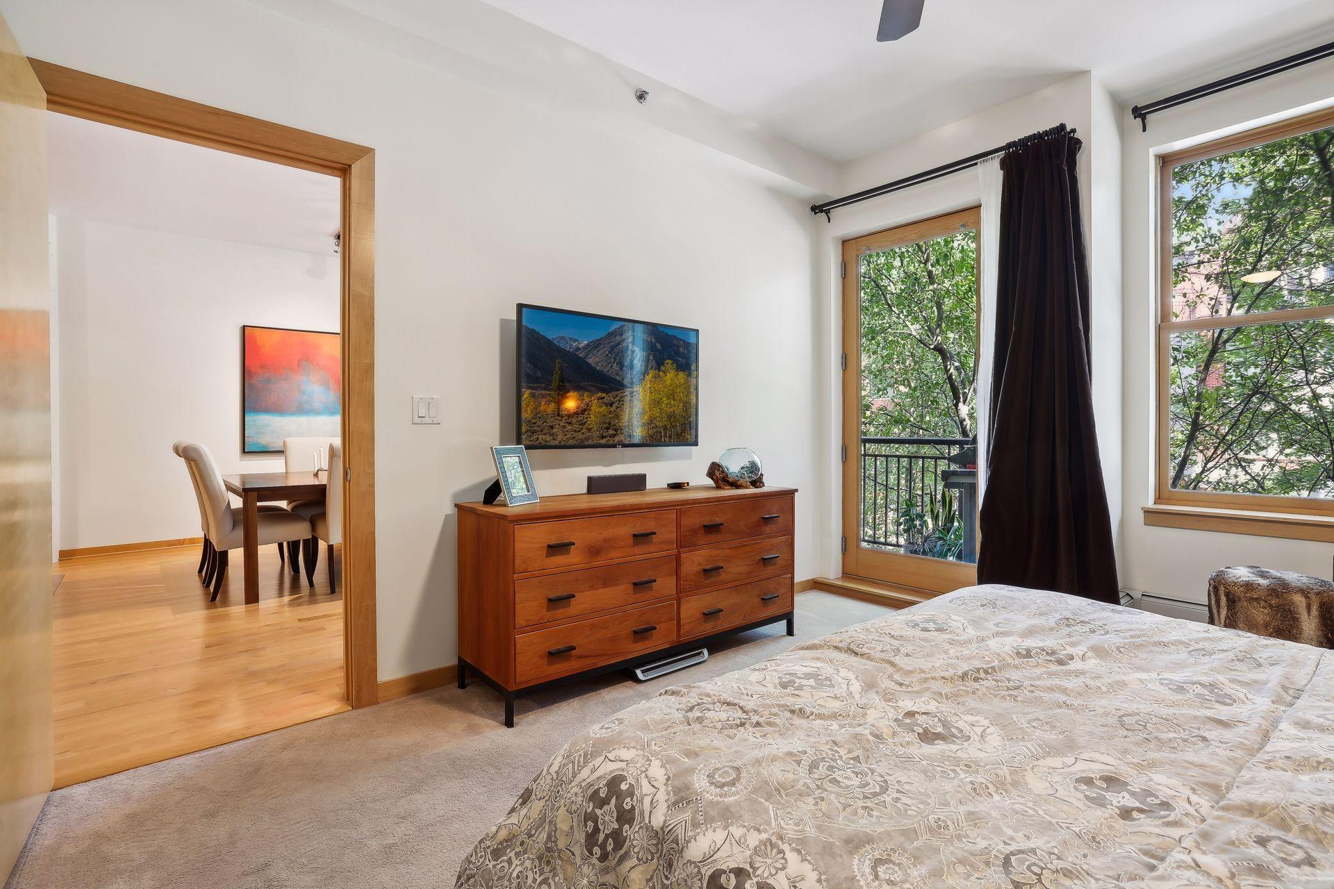 View of Residential at 401 2nd Street #208, Minneapolis MN 55401, Minneapolis (17 of 47) - Mike Wilen | Minnesota Team Real Estate