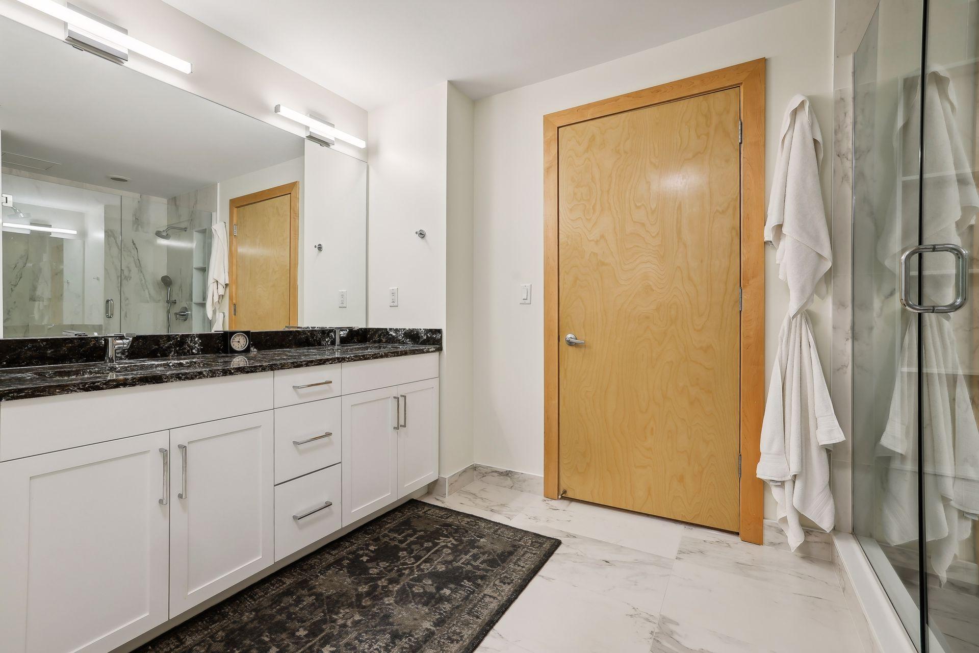 View of Residential at 401 2nd Street #208, Minneapolis MN 55401, Minneapolis (21 of 47) - Mike Wilen | Minnesota Team Real Estate