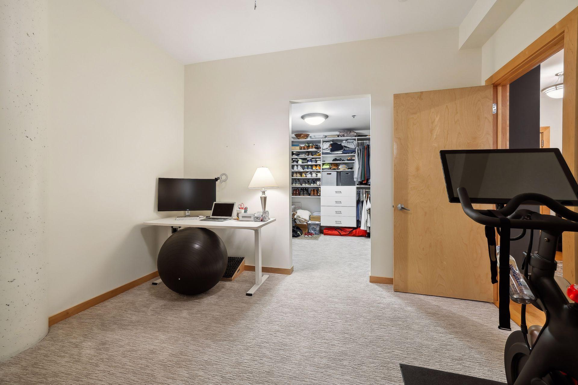 View of Residential at 401 2nd Street #208, Minneapolis MN 55401, Minneapolis (24 of 47) - Mike Wilen | Minnesota Team Real Estate