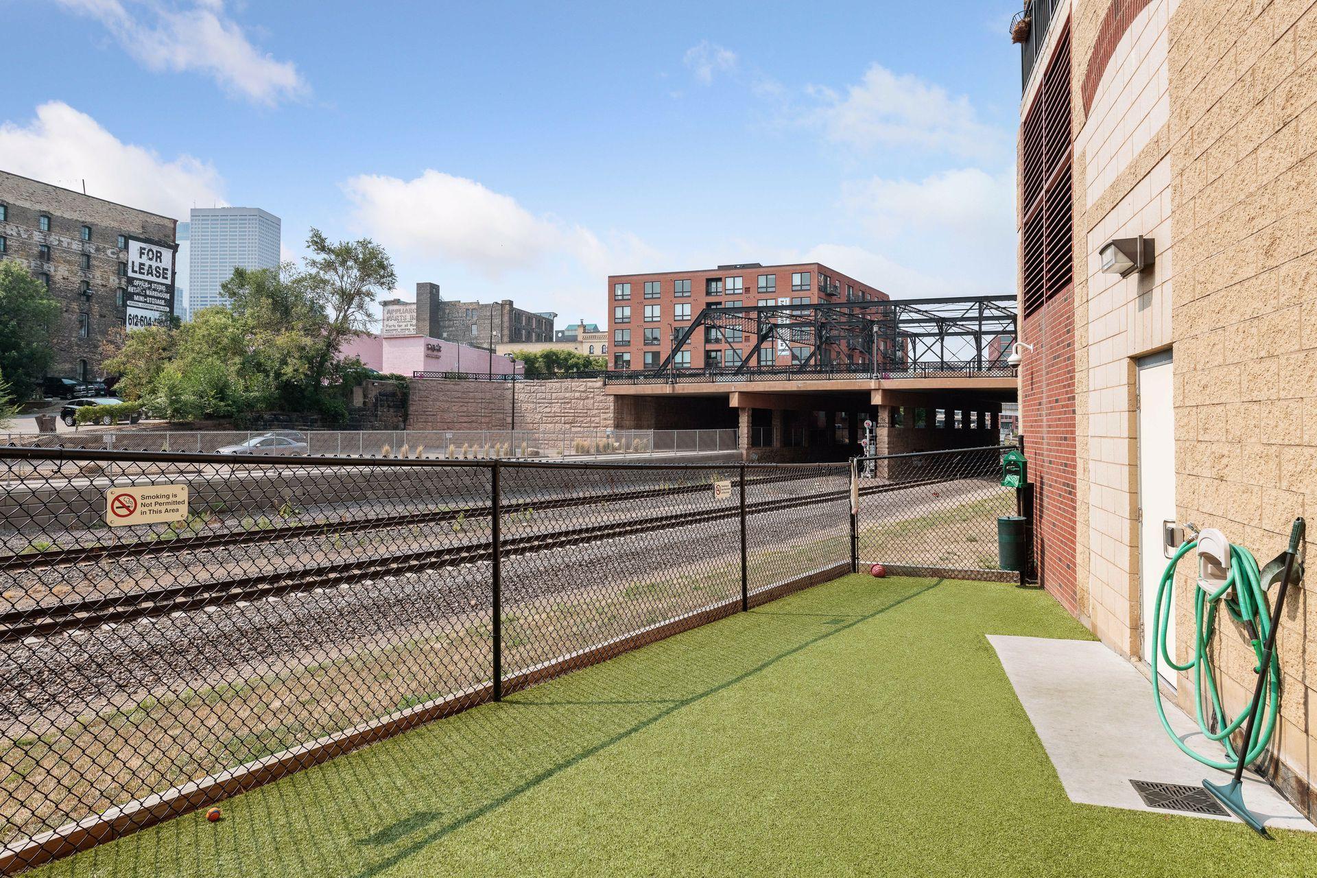 View of Residential at 401 2nd Street #208, Minneapolis MN 55401, Minneapolis (39 of 47) - Mike Wilen | Minnesota Team Real Estate