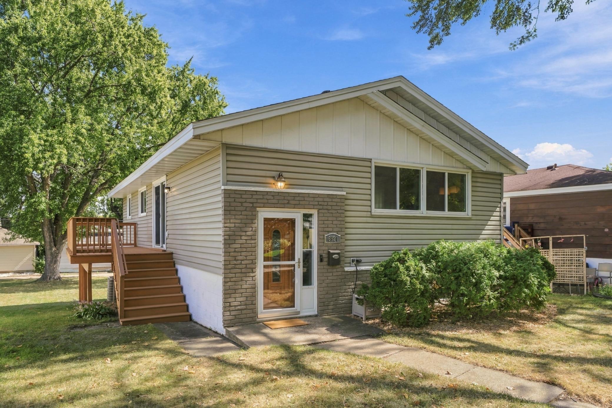 View of Residential at 6921 Washburn Avenue, Richfield MN 55423, Richfield (33 of 38) - Mike Wilen | Minnesota Team Real Estate