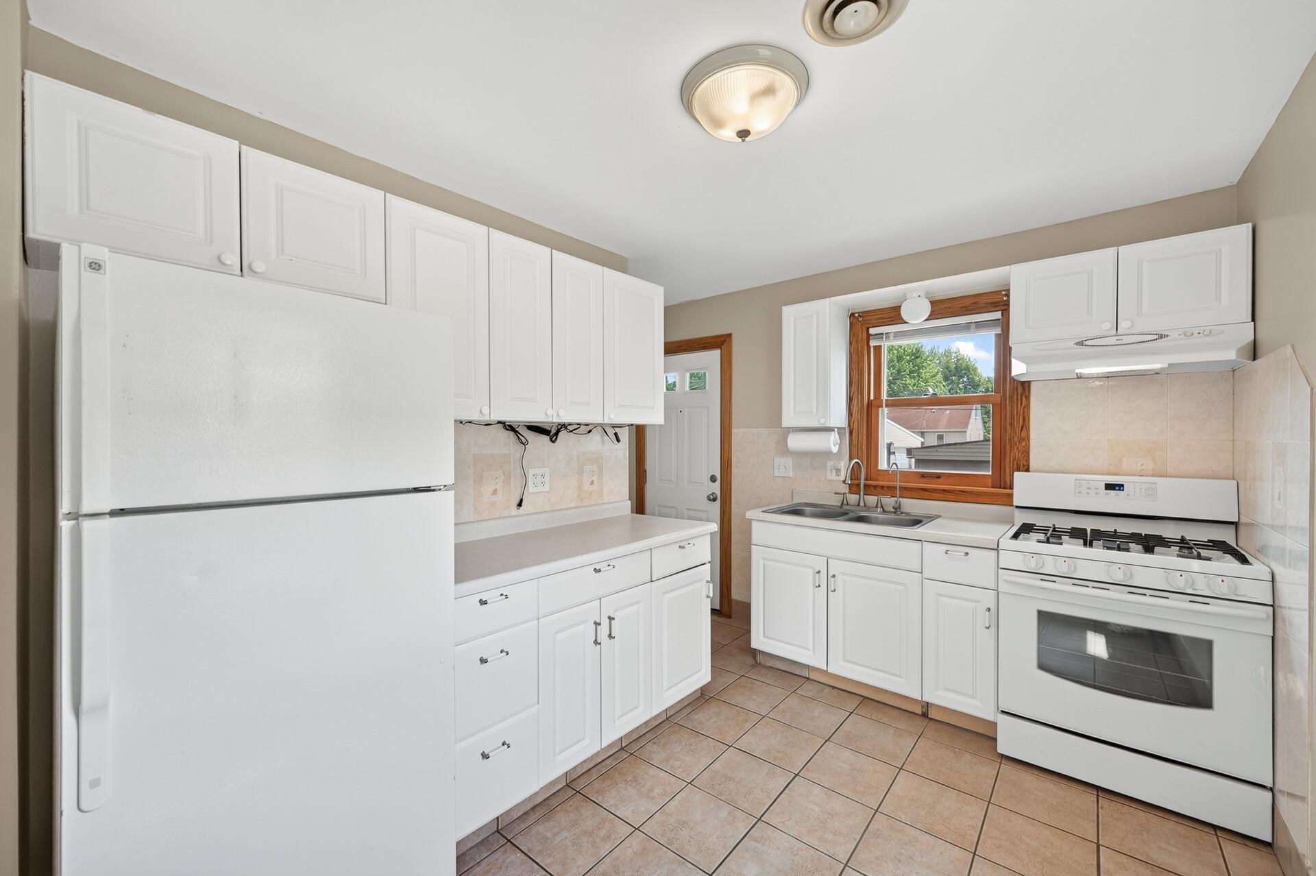 View of Residential at 5521 37th Avenue, Minneapolis MN 55417, Minneapolis (12 of 30) - Mike Wilen | Minnesota Team Real Estate