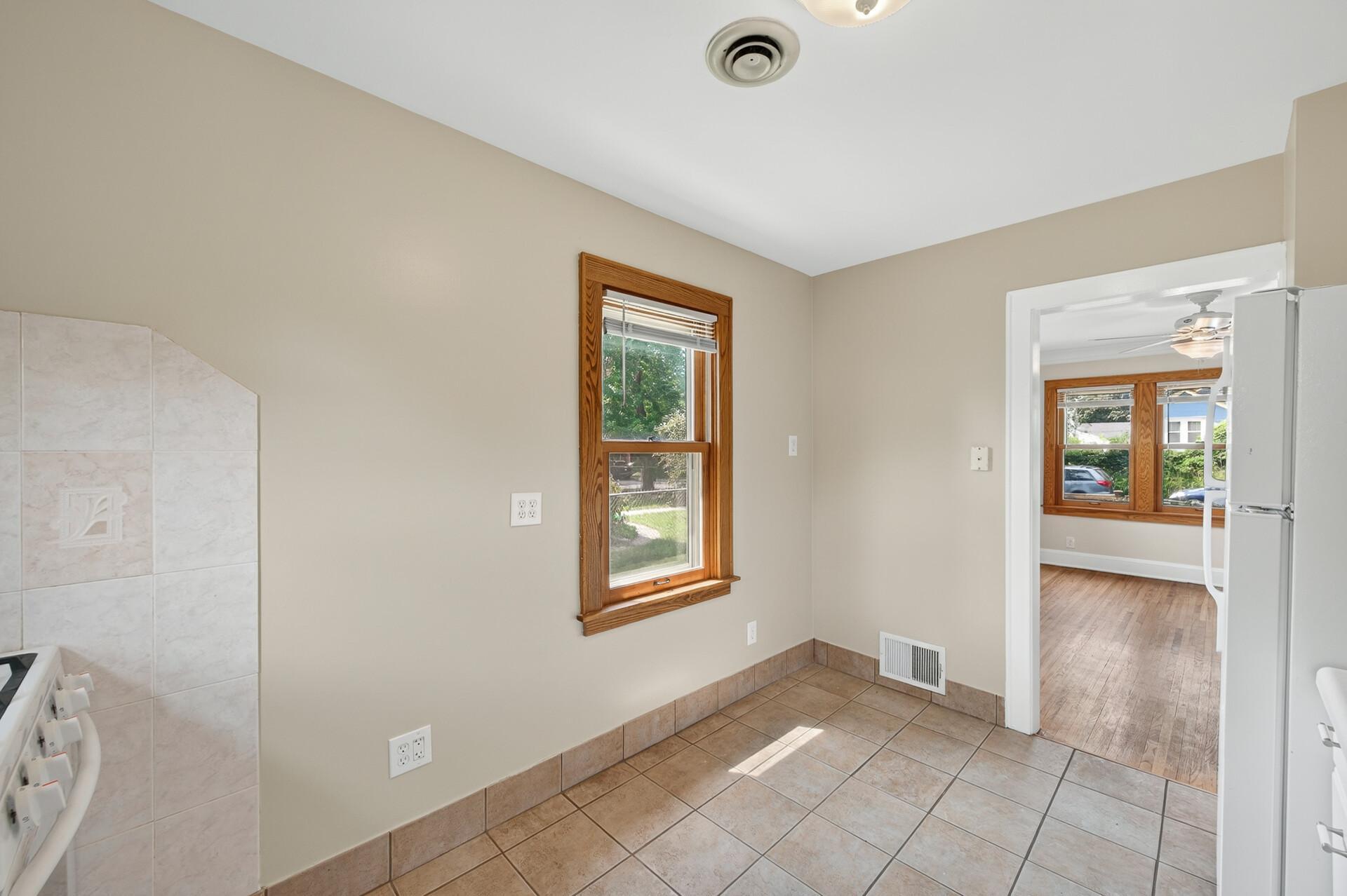 View of Residential at 5521 37th Avenue, Minneapolis MN 55417, Minneapolis (11 of 30) - Mike Wilen | Minnesota Team Real Estate