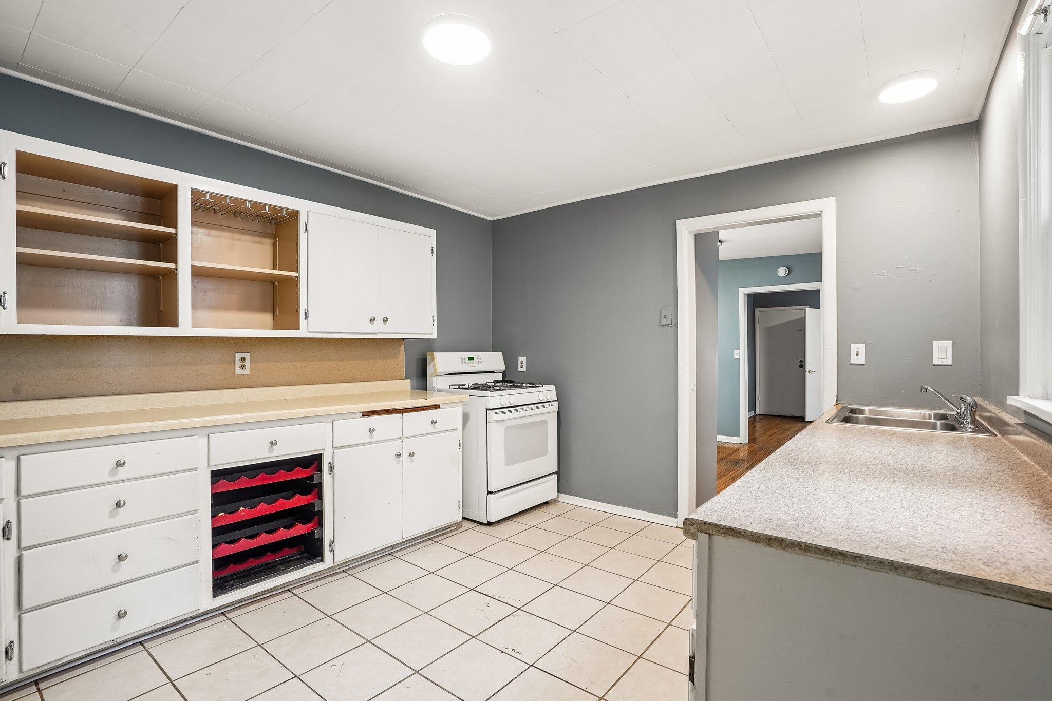 View of Residential Income at 2644 Dupont Avenue, Minneapolis MN 55408, Minneapolis (16 of 38) - Mike Wilen | Minnesota Team Real Estate