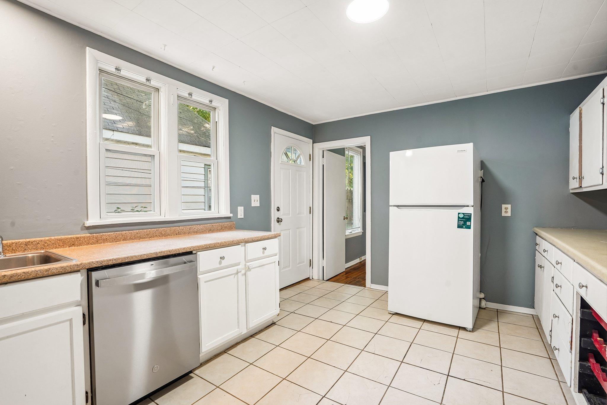 View of Residential Income at 2644 Dupont Avenue, Minneapolis MN 55408, Minneapolis (14 of 38) - Mike Wilen | Minnesota Team Real Estate