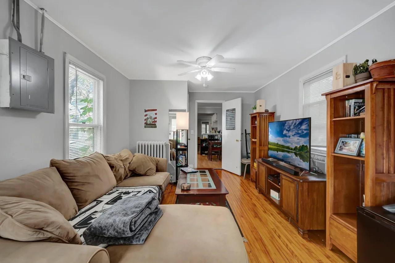 View of Residential Income at 2644 Dupont Avenue, Minneapolis MN 55408, Minneapolis (29 of 38) - Mike Wilen | Minnesota Team Real Estate