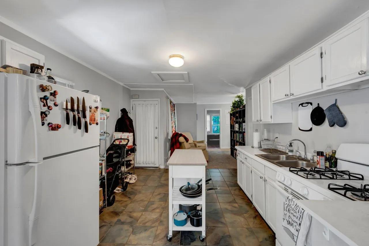 View of Residential Income at 2644 Dupont Avenue, Minneapolis MN 55408, Minneapolis (25 of 38) - Mike Wilen | Minnesota Team Real Estate