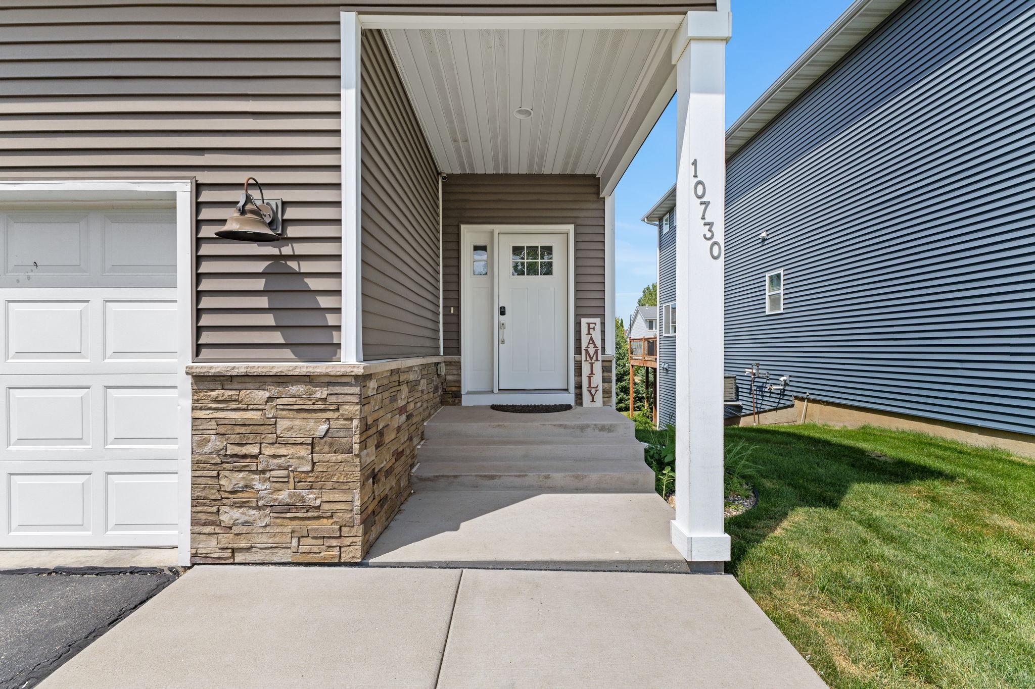 View of Residential at 10730 Knollwood Lane, Woodbury MN 55129, Woodbury (36 of 48) - Mike Wilen | Minnesota Team Real Estate