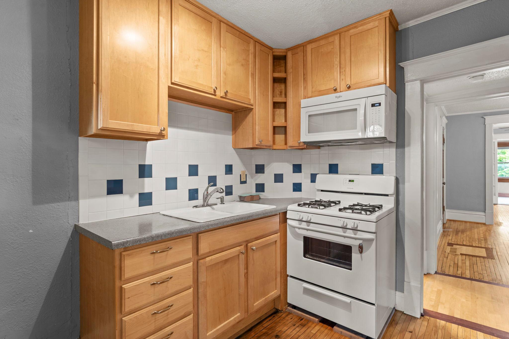 View of Residential at 3128 Grand Avenue #2, Minneapolis MN 55408, Minneapolis (13 of 23) - Mike Wilen | Minnesota Team Real Estate