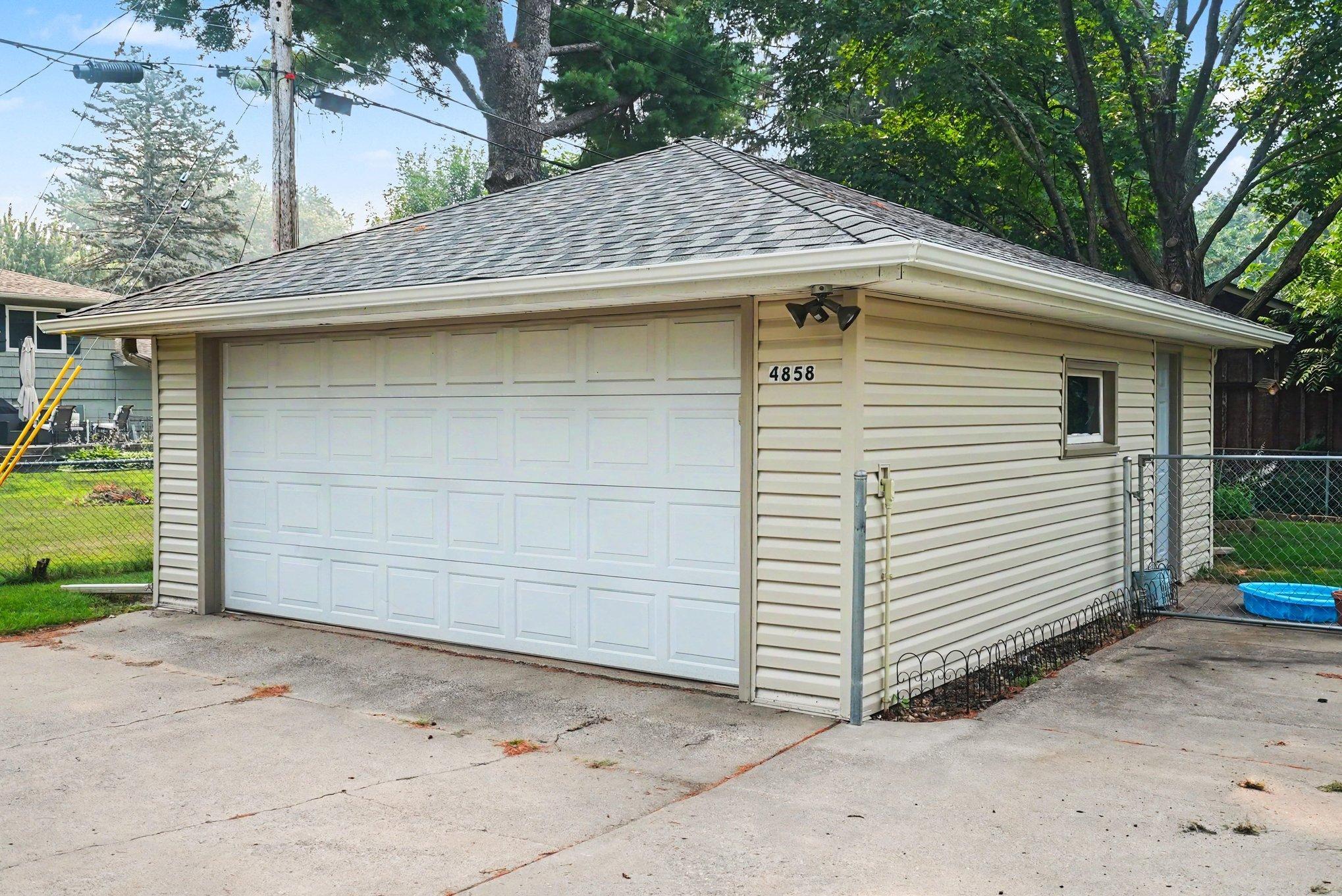 View of Residential at 4858 Carolyn Lane, White Bear Lake MN 55110, White Bear Lake (32 of 35) - Mike Wilen | Minnesota Team Real Estate