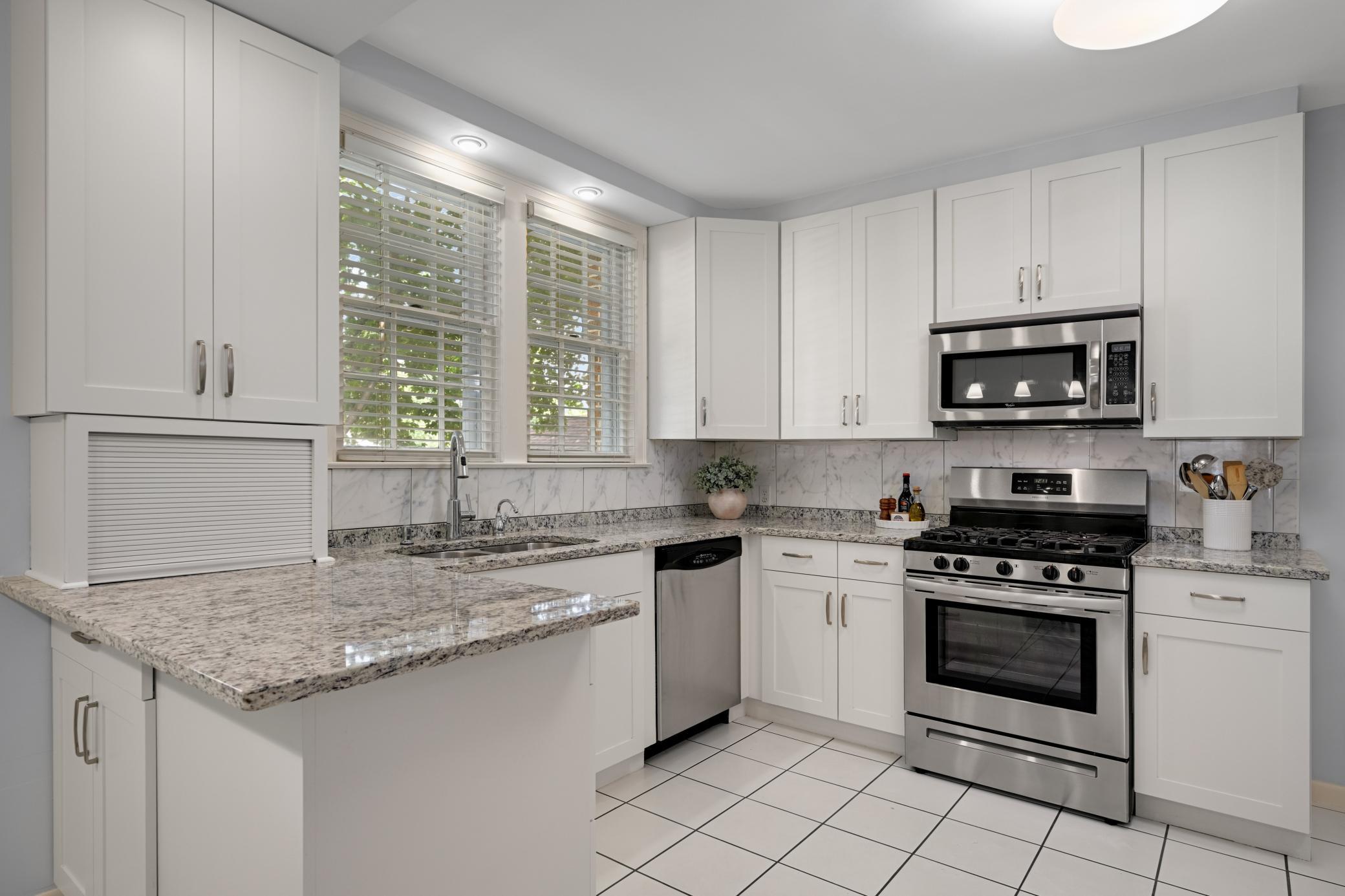 View of Residential at 3721 Glenhurst Avenue, Saint Louis Park MN 55416, Saint Louis Park (11 of 50) - Mike Wilen | Minnesota Team Real Estate