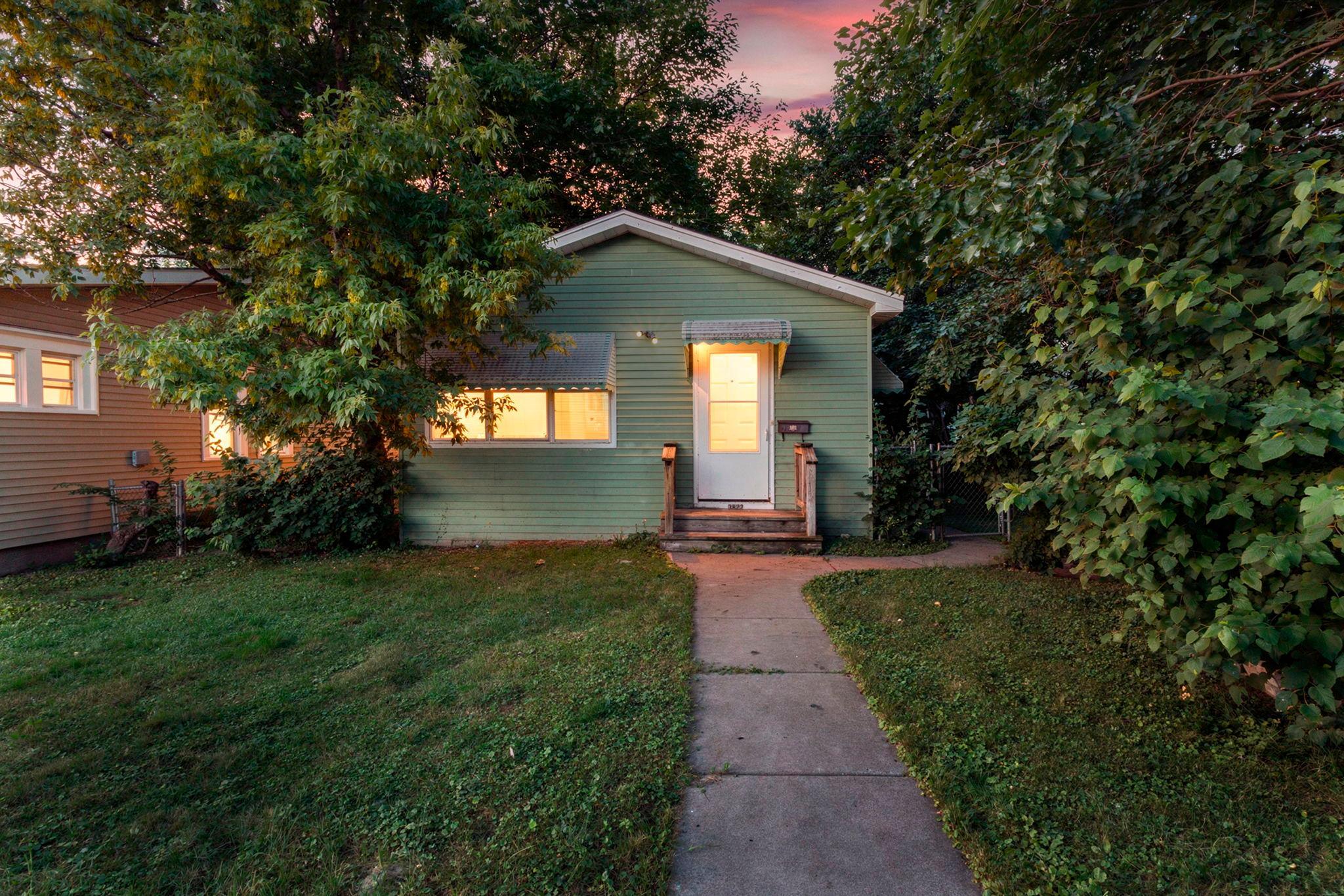 View of Residential at 3822 Dupont Avenue, Minneapolis MN 55412, Minneapolis - Mike Wilen | Minnesota Team Real Estate