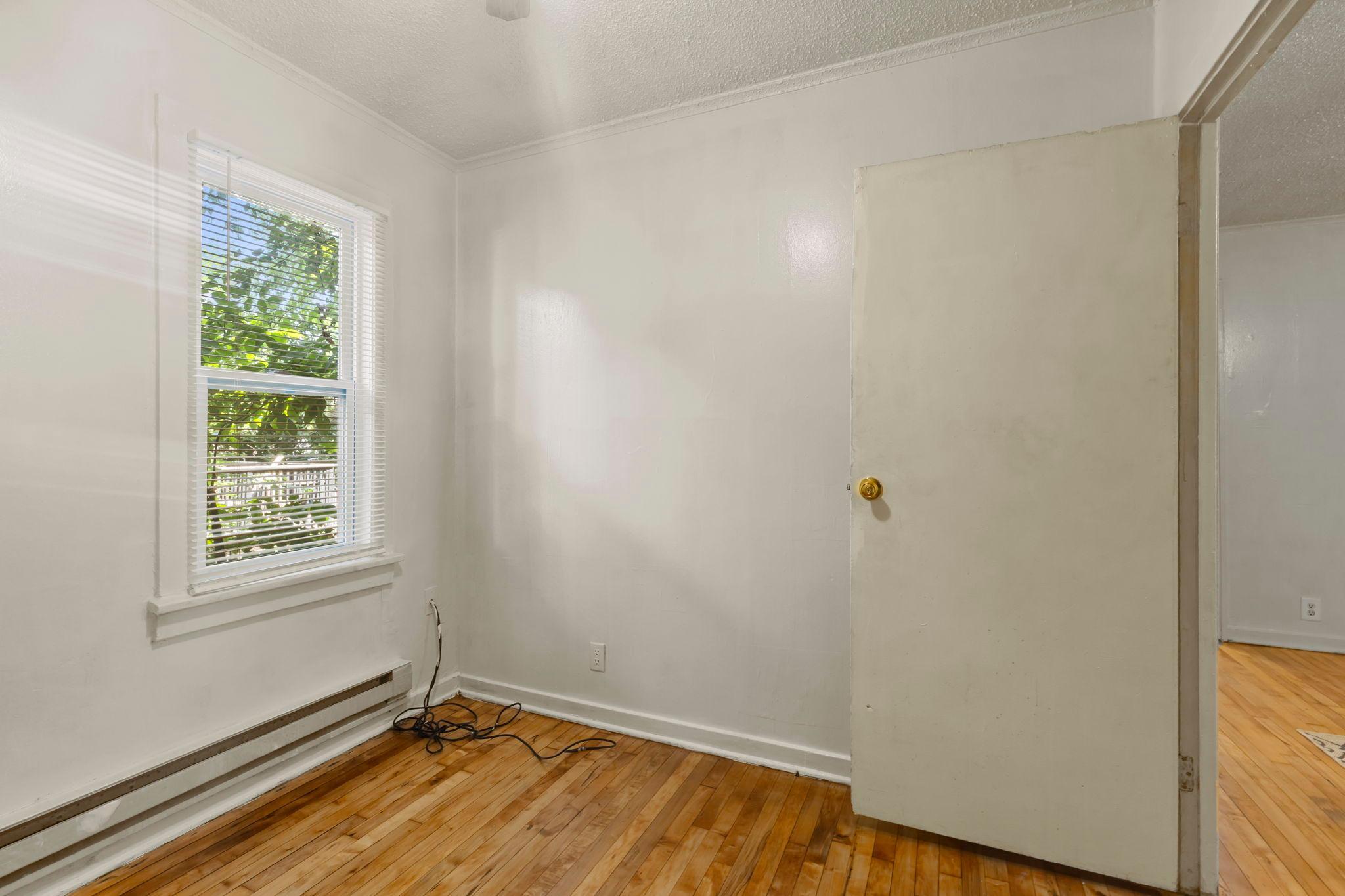 View of Residential at 3822 Dupont Avenue, Minneapolis MN 55412, Minneapolis (13 of 22) - Mike Wilen | Minnesota Team Real Estate