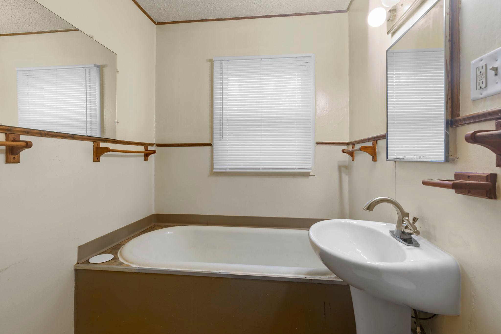 View of Residential at 3822 Dupont Avenue, Minneapolis MN 55412, Minneapolis (11 of 22) - Mike Wilen | Minnesota Team Real Estate