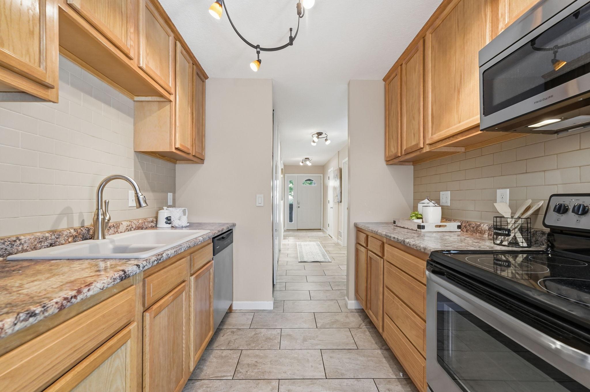 View of Residential at 1762 Mcknight Road #17, Maplewood MN 55109, Maplewood (13 of 25) - Mike Wilen | Minnesota Team Real Estate