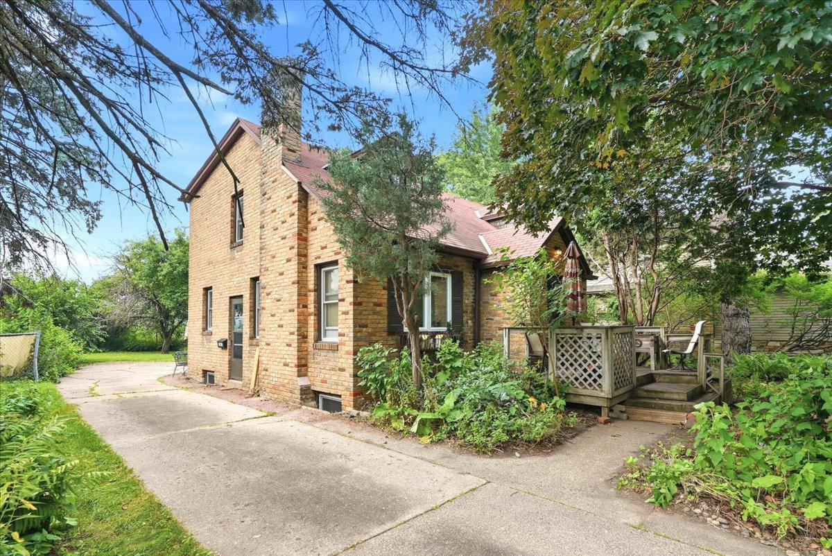 View of Residential at 1907 Snelling Avenue, Falcon Heights MN 55113, Falcon Heights (2 of 14) - Mike Wilen | Minnesota Team Real Estate