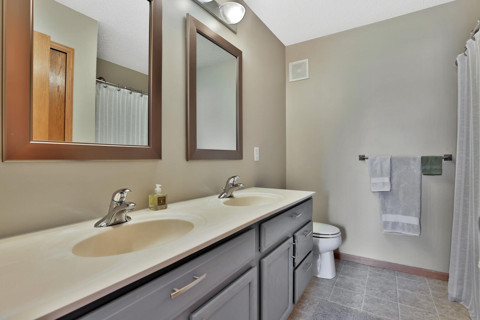View of Residential at 5175 Fairpoint Drive, Hugo MN 55038, Hugo (24 of 46) - Mike Wilen | Minnesota Team Real Estate