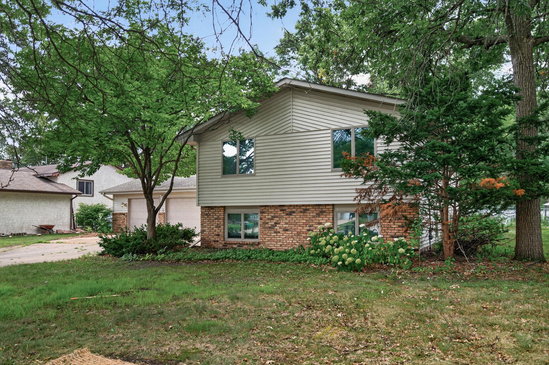 View of Residential at 820 86th Lane, Coon Rapids MN 55433, Coon Rapids (2 of 55) - Mike Wilen | Minnesota Team Real Estate