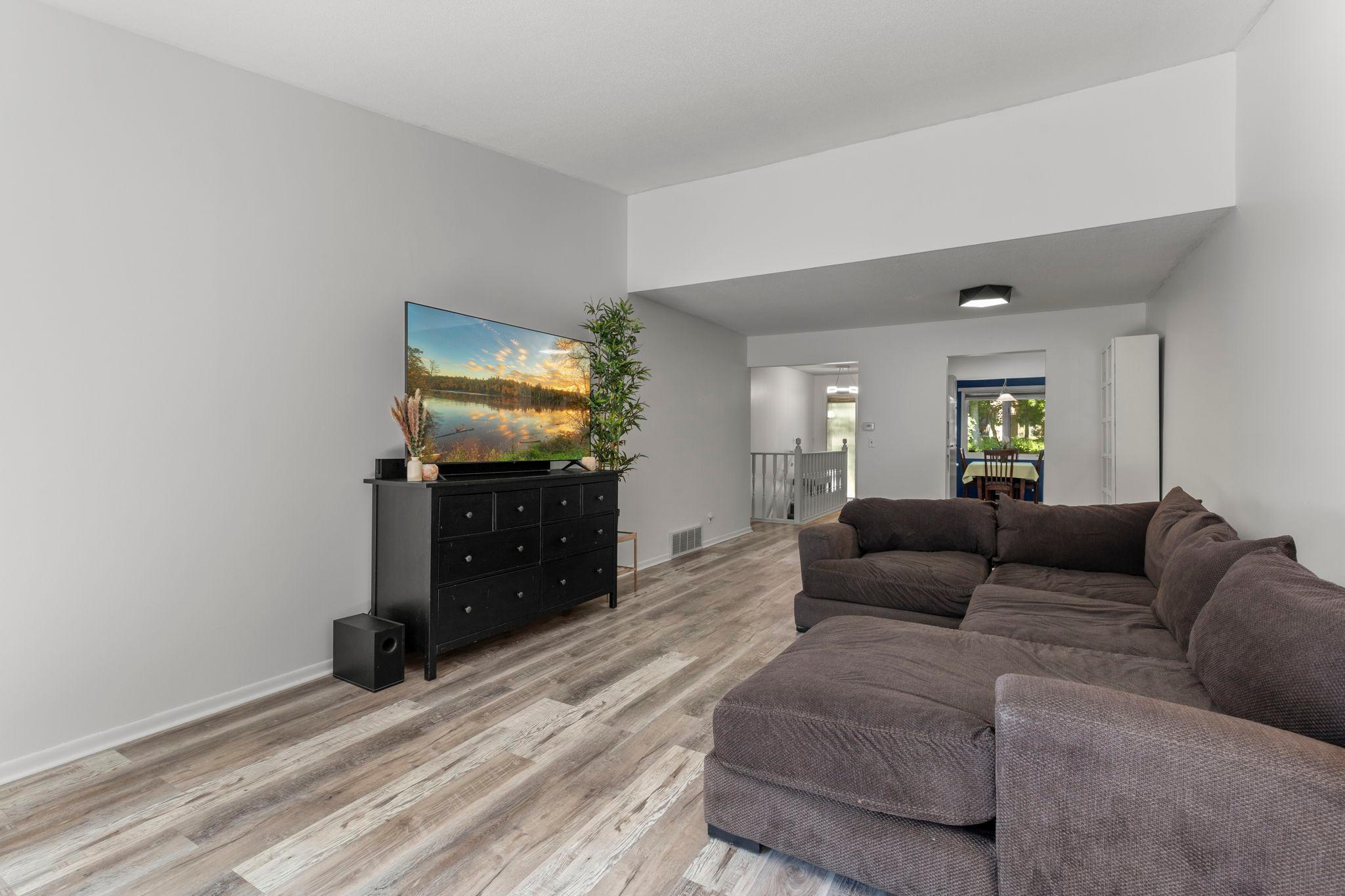 View of Residential at 91 Birnamwood Drive, Burnsville MN 55337, Burnsville (11 of 30) - Mike Wilen | Minnesota Team Real Estate