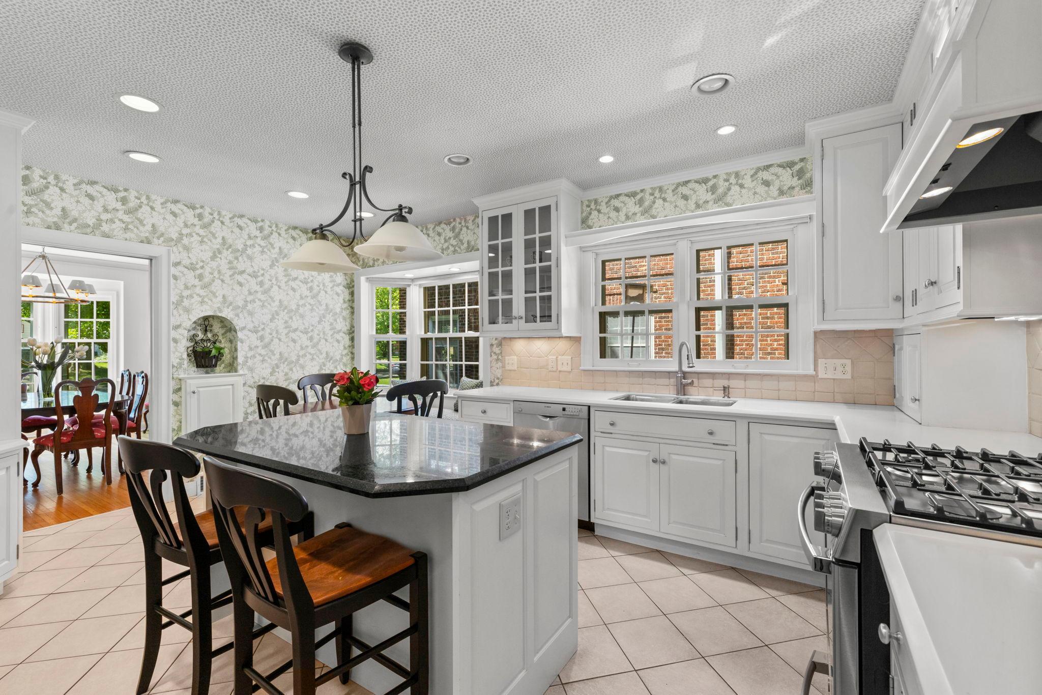 View of Residential at 3725 Glenhurst Avenue, Saint Louis Park MN 55416, Saint Louis Park (22 of 58) - Mike Wilen | Minnesota Team Real Estate