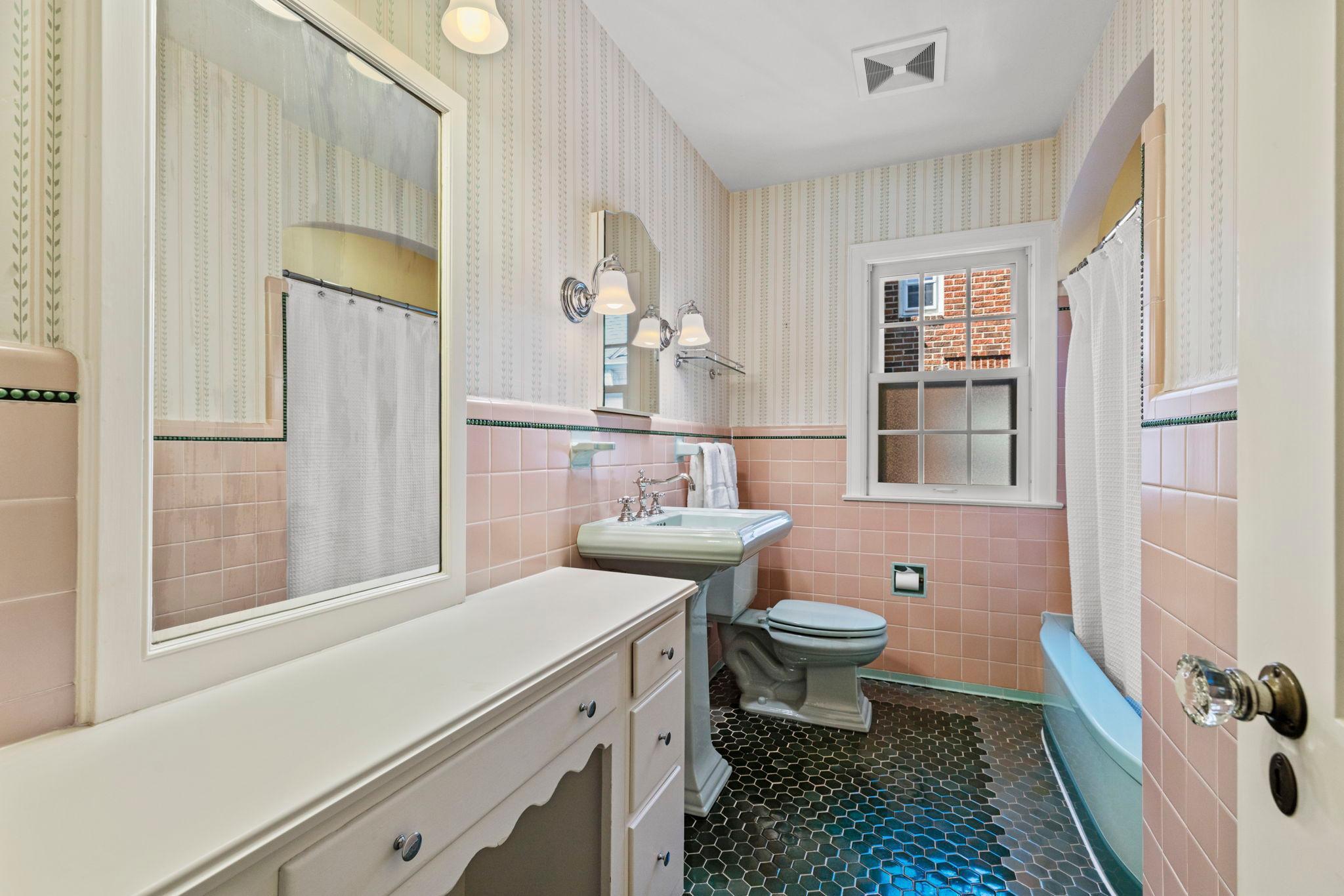View of Residential at 3725 Glenhurst Avenue, Saint Louis Park MN 55416, Saint Louis Park (37 of 58) - Mike Wilen | Minnesota Team Real Estate