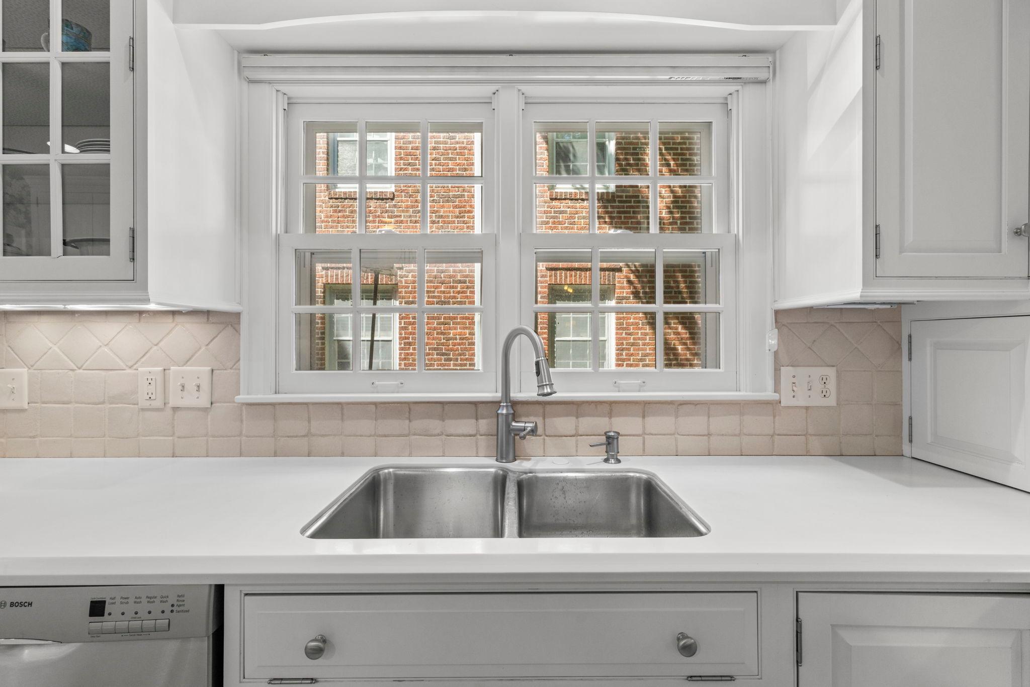 View of Residential at 3725 Glenhurst Avenue, Saint Louis Park MN 55416, Saint Louis Park (18 of 58) - Mike Wilen | Minnesota Team Real Estate