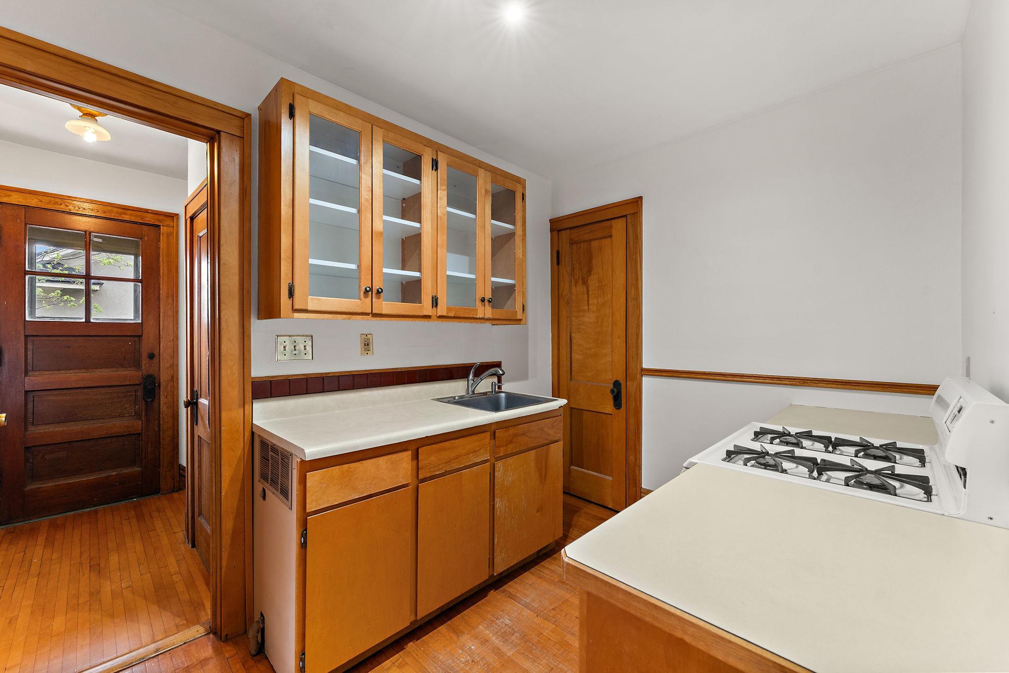 View of Residential Income at 2017 Laurel Avenue, Saint Paul MN 55104, Saint Paul (29 of 51) - Mike Wilen | Minnesota Team Real Estate