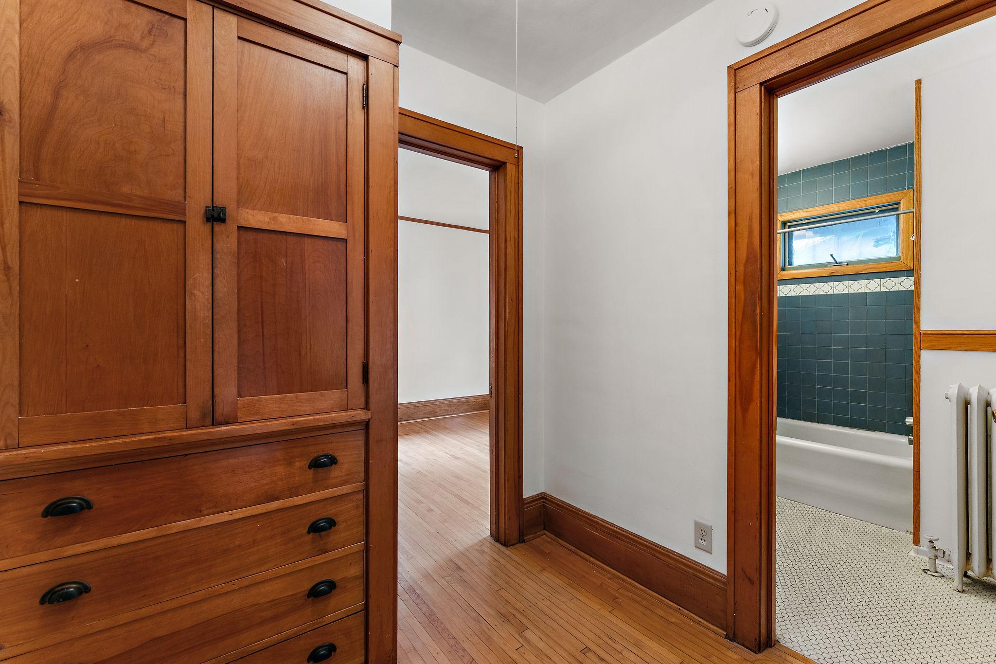 View of Residential Income at 2017 Laurel Avenue, Saint Paul MN 55104, Saint Paul (32 of 51) - Mike Wilen | Minnesota Team Real Estate