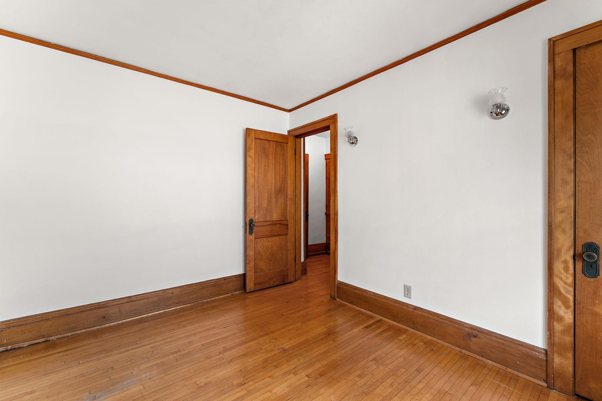 View of Residential Income at 2017 Laurel Avenue, Saint Paul MN 55104, Saint Paul (34 of 51) - Mike Wilen | Minnesota Team Real Estate