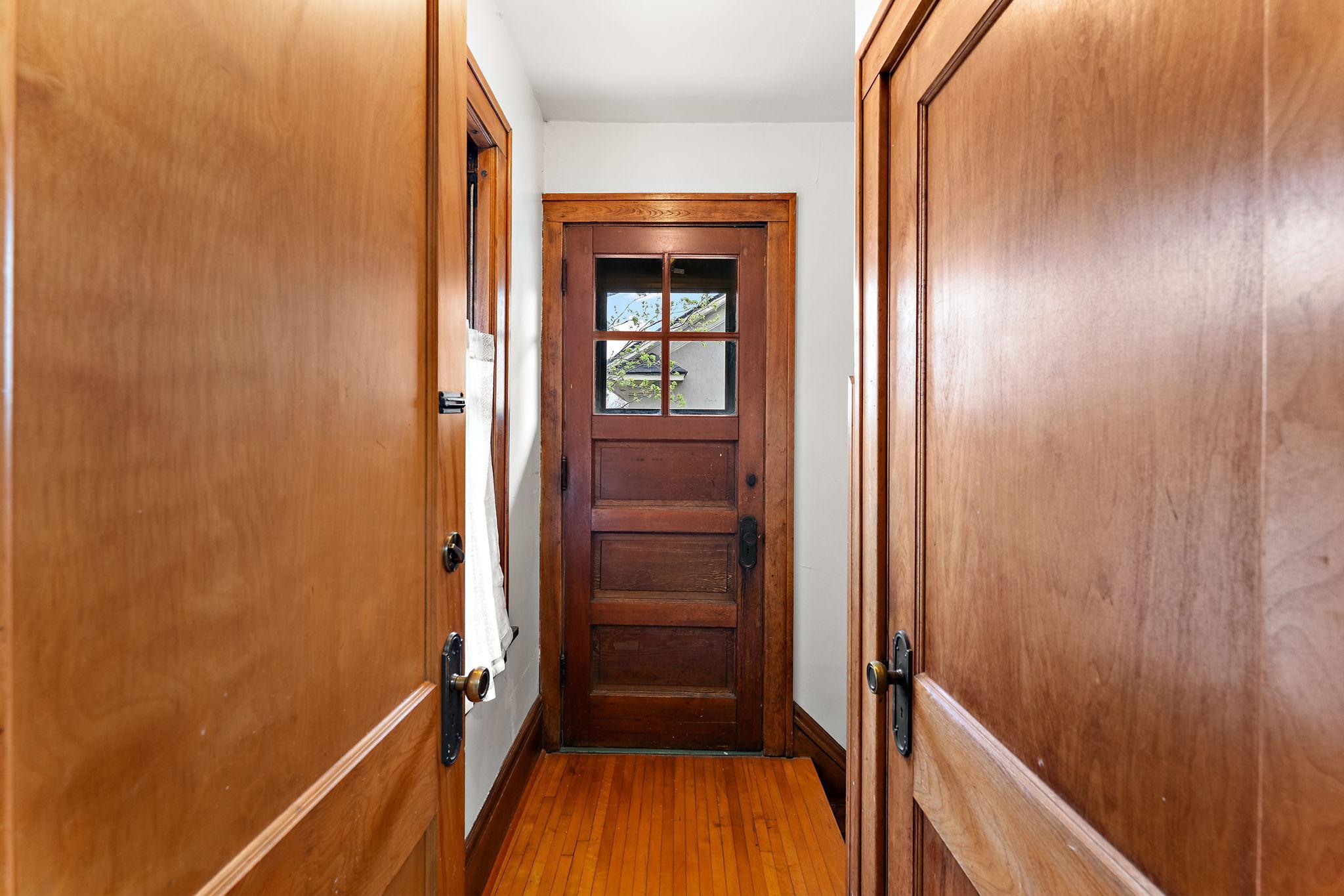 View of Residential Income at 2017 Laurel Avenue, Saint Paul MN 55104, Saint Paul (38 of 51) - Mike Wilen | Minnesota Team Real Estate