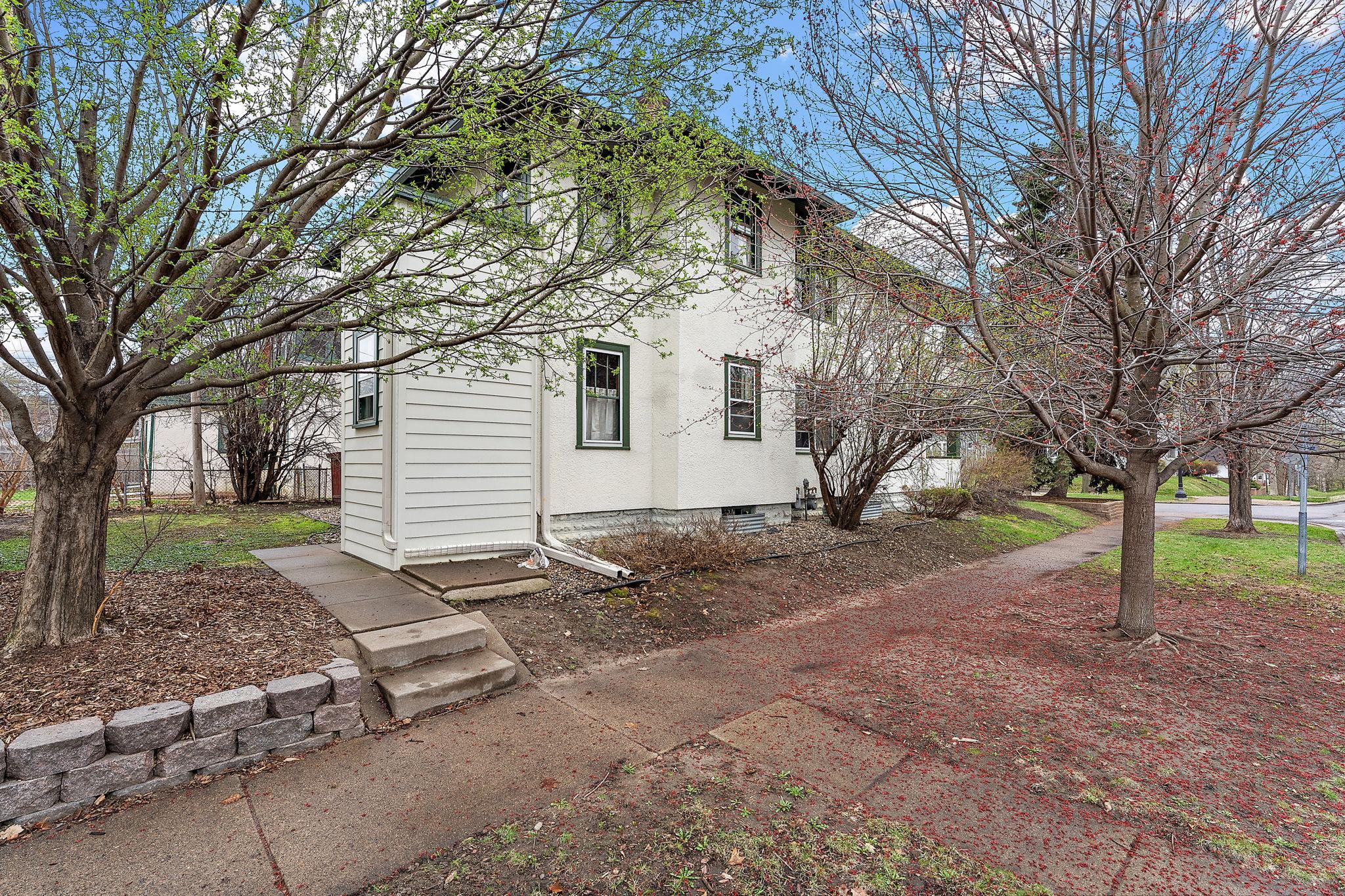 View of Residential Income at 2017 Laurel Avenue, Saint Paul MN 55104, Saint Paul (45 of 51) - Mike Wilen | Minnesota Team Real Estate