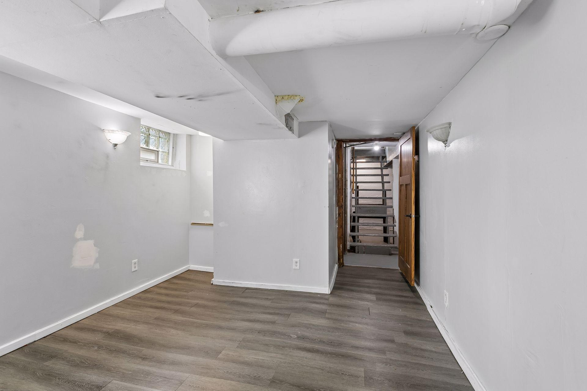 View of Residential at 3823 Dupont Avenue, Minneapolis MN 55412, Minneapolis (29 of 40) - Mike Wilen | Minnesota Team Real Estate