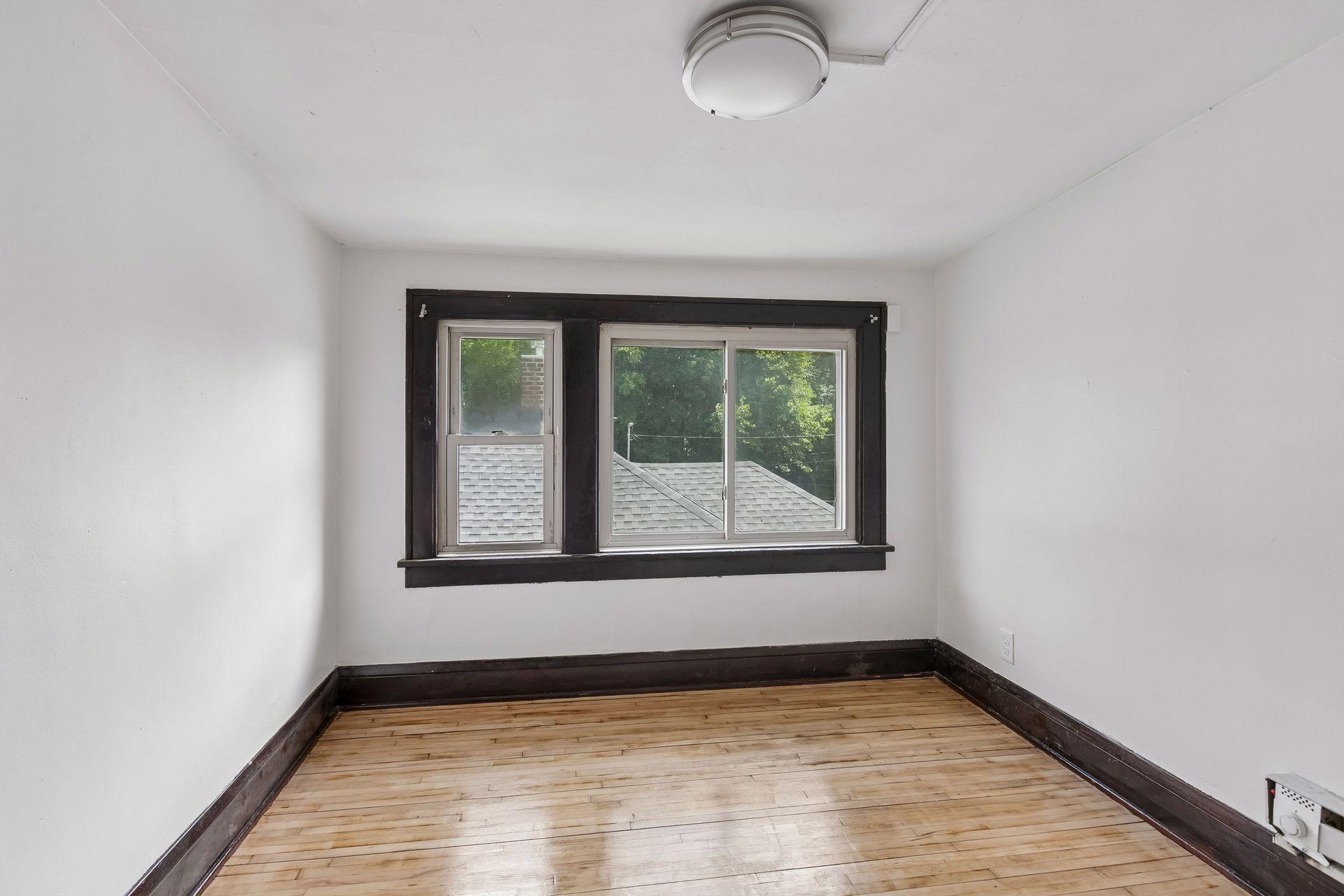 View of Residential at 3823 Dupont Avenue, Minneapolis MN 55412, Minneapolis (26 of 40) - Mike Wilen | Minnesota Team Real Estate