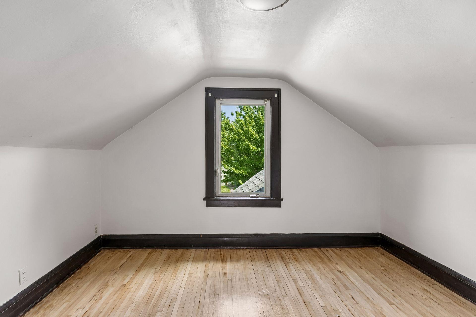 View of Residential at 3823 Dupont Avenue, Minneapolis MN 55412, Minneapolis (24 of 40) - Mike Wilen | Minnesota Team Real Estate