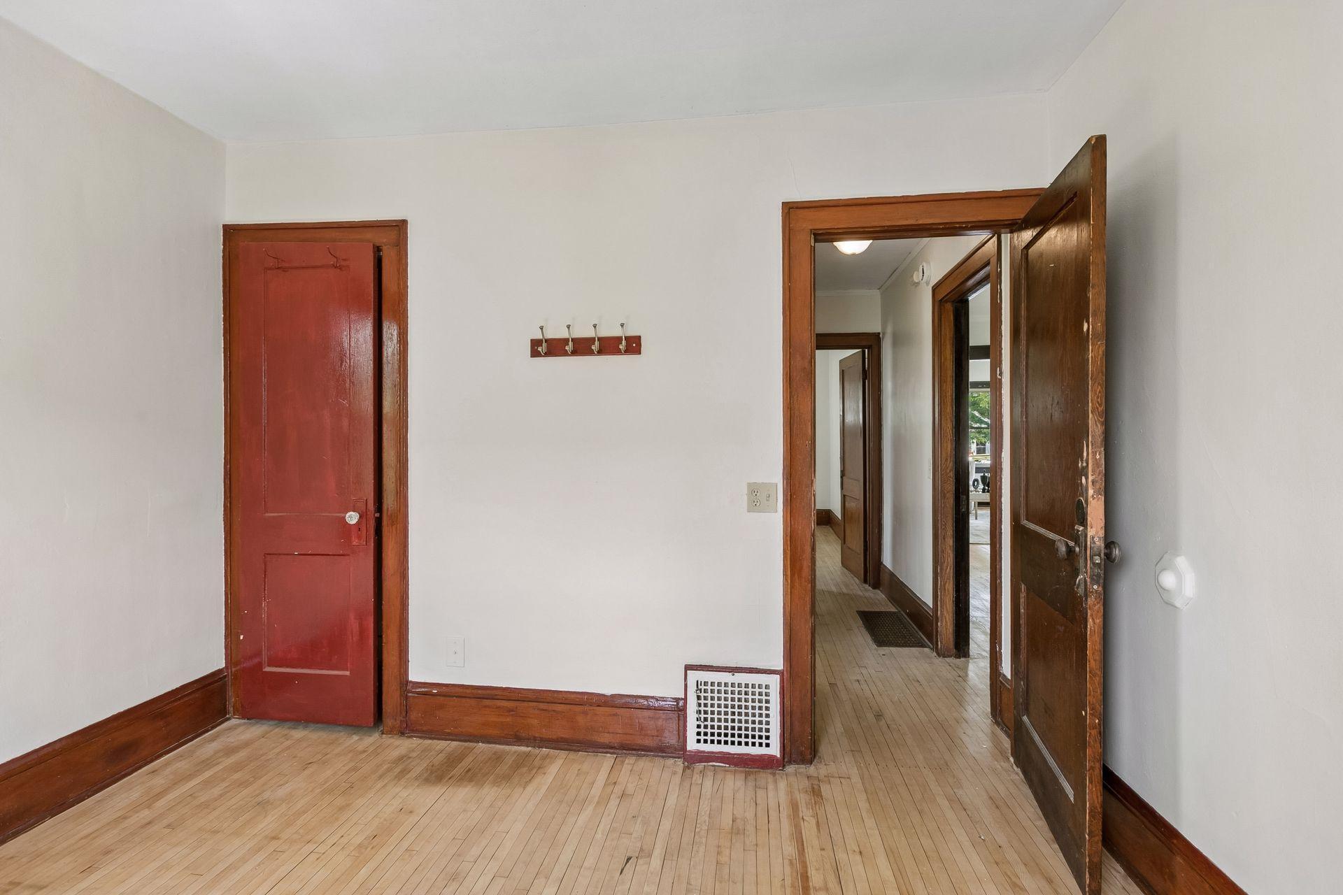 View of Residential at 3823 Dupont Avenue, Minneapolis MN 55412, Minneapolis (21 of 40) - Mike Wilen | Minnesota Team Real Estate