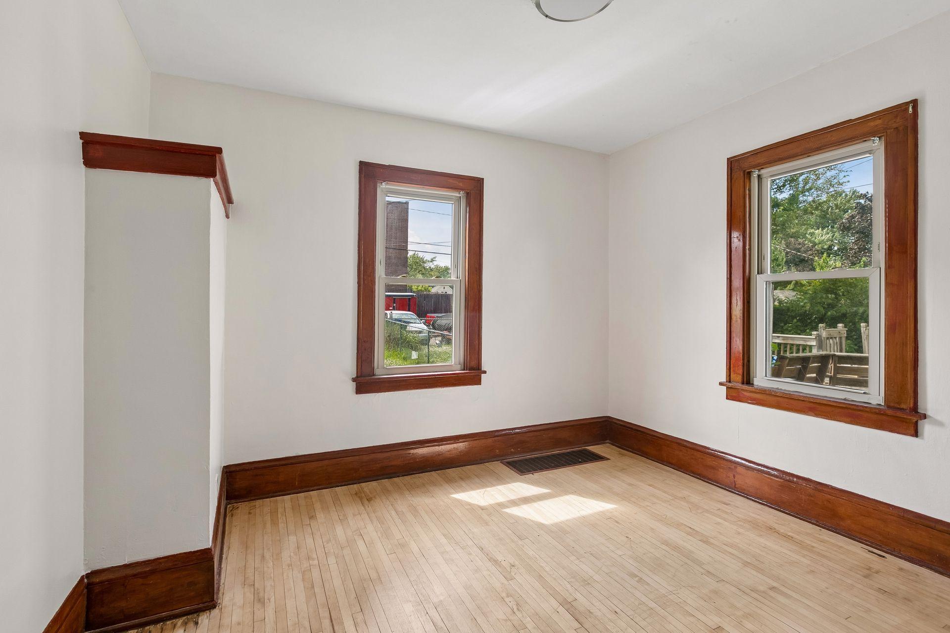 View of Residential at 3823 Dupont Avenue, Minneapolis MN 55412, Minneapolis (20 of 40) - Mike Wilen | Minnesota Team Real Estate