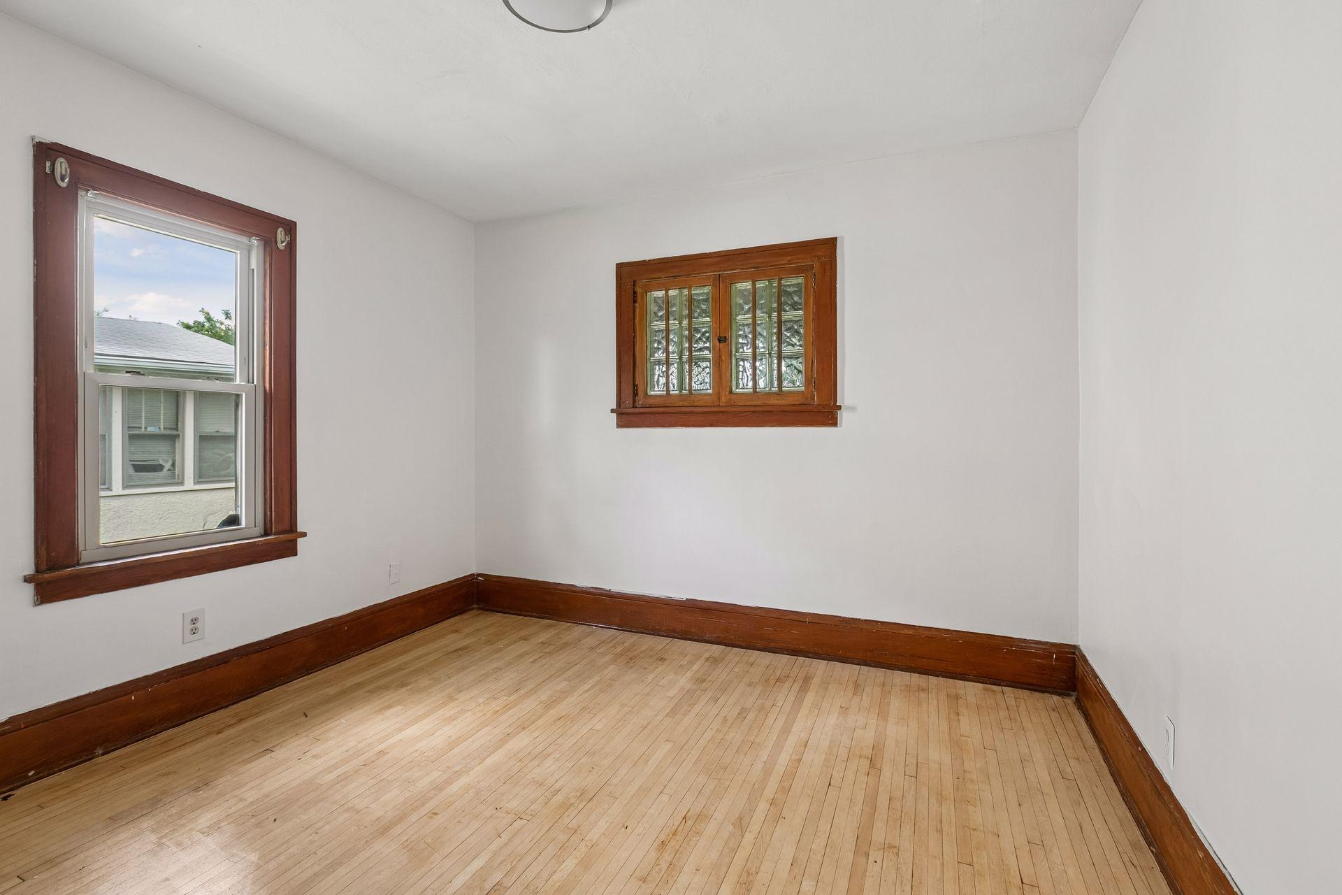 View of Residential at 3823 Dupont Avenue, Minneapolis MN 55412, Minneapolis (17 of 40) - Mike Wilen | Minnesota Team Real Estate