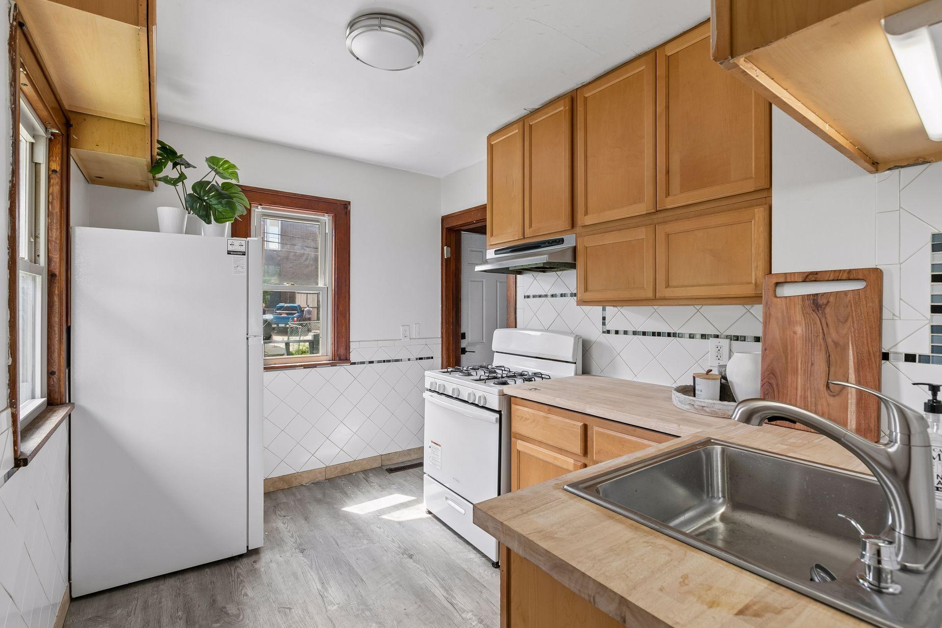 View of Residential at 3823 Dupont Avenue, Minneapolis MN 55412, Minneapolis (13 of 40) - Mike Wilen | Minnesota Team Real Estate