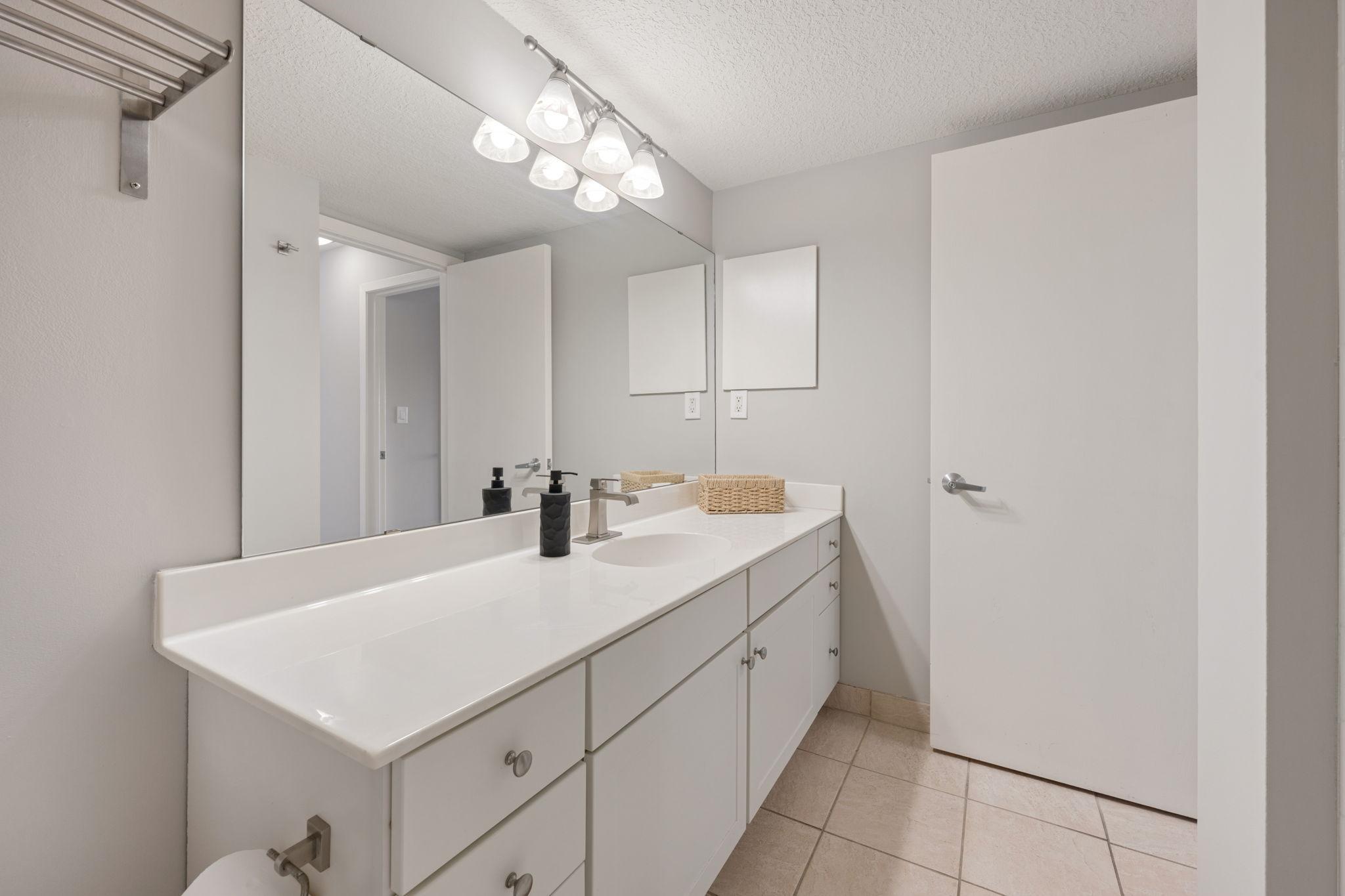 View of Residential at 110 1st Avenue #F704, Minneapolis MN 55413, Minneapolis (20 of 40) - Mike Wilen | Minnesota Team Real Estate