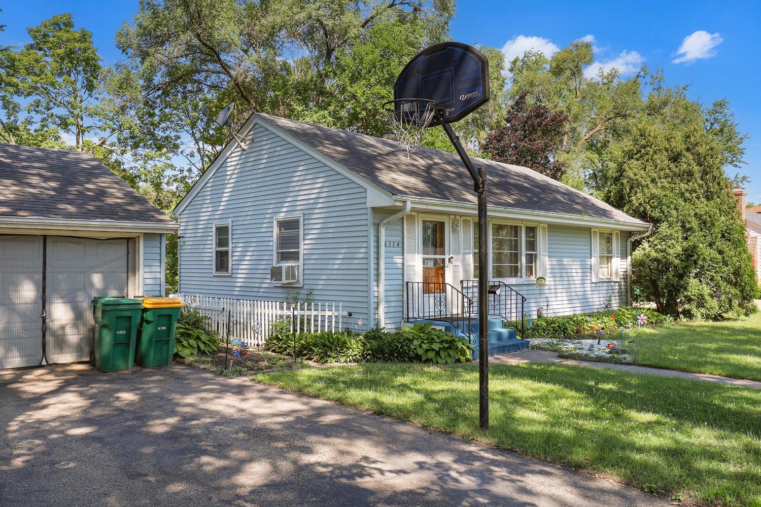 View of Residential at 8314 Stevens Avenue, Bloomington MN 55420, Bloomington (2 of 25) - Mike Wilen | Minnesota Team Real Estate