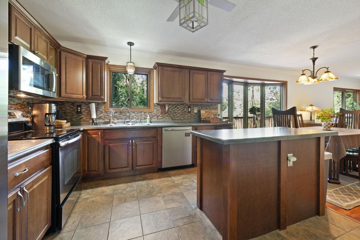 View of Residential at 16451 Kenosha Avenue, Lakeville MN 55044, Lakeville (6 of 53) - Mike Wilen | Minnesota Team Real Estate